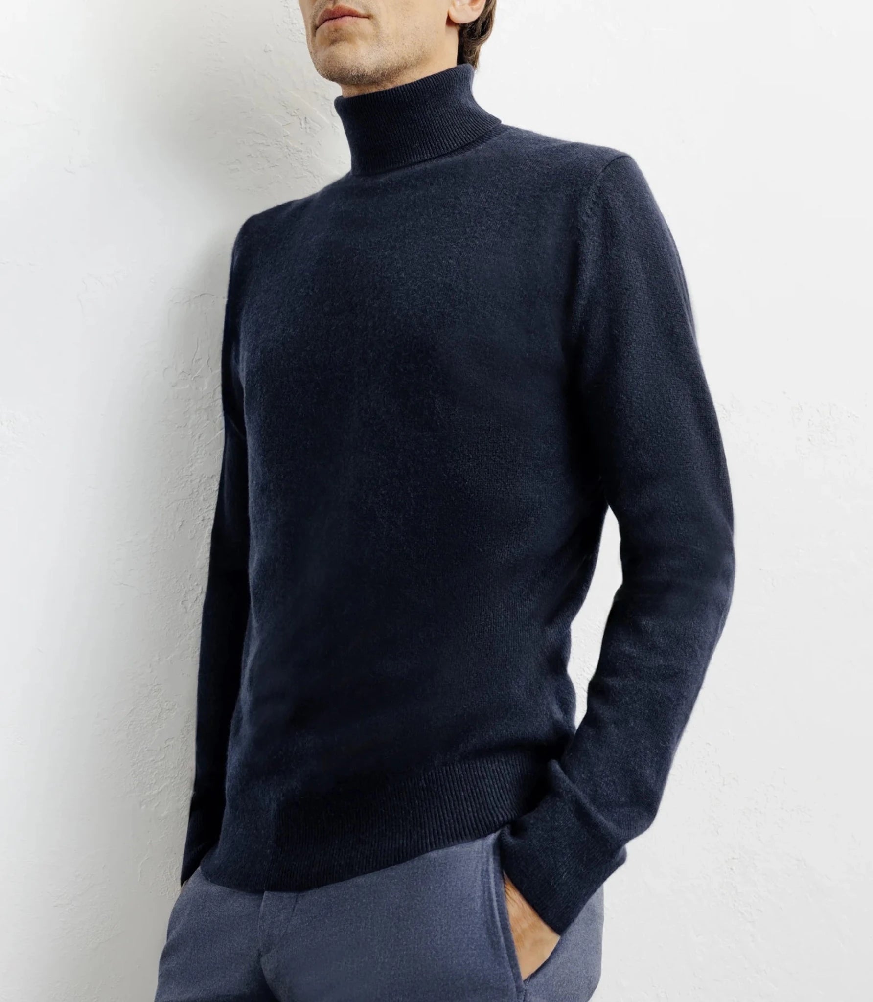Pull col roulé 100% cachemire marine