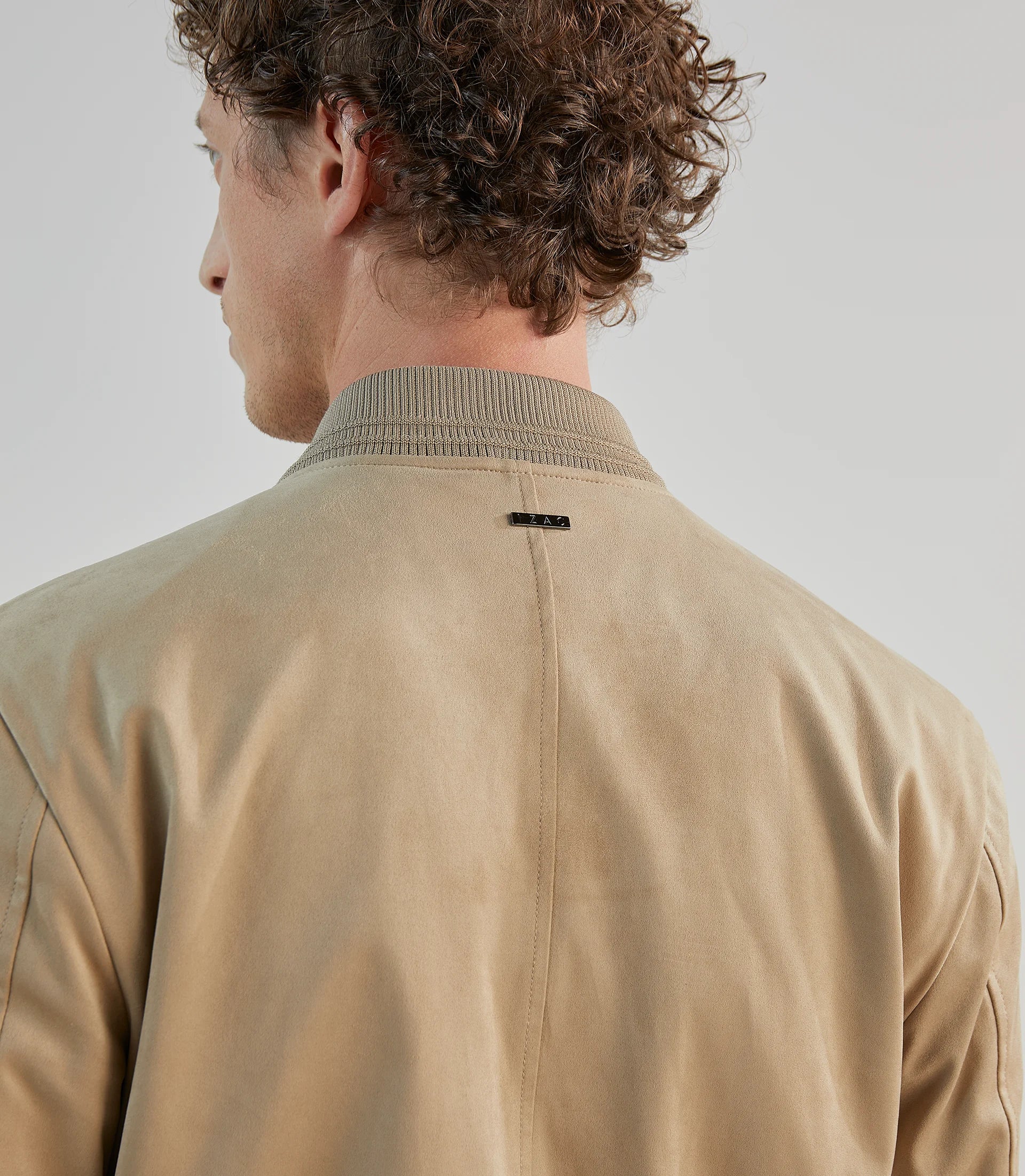 Blouson col teddy en suède beige - IZAC