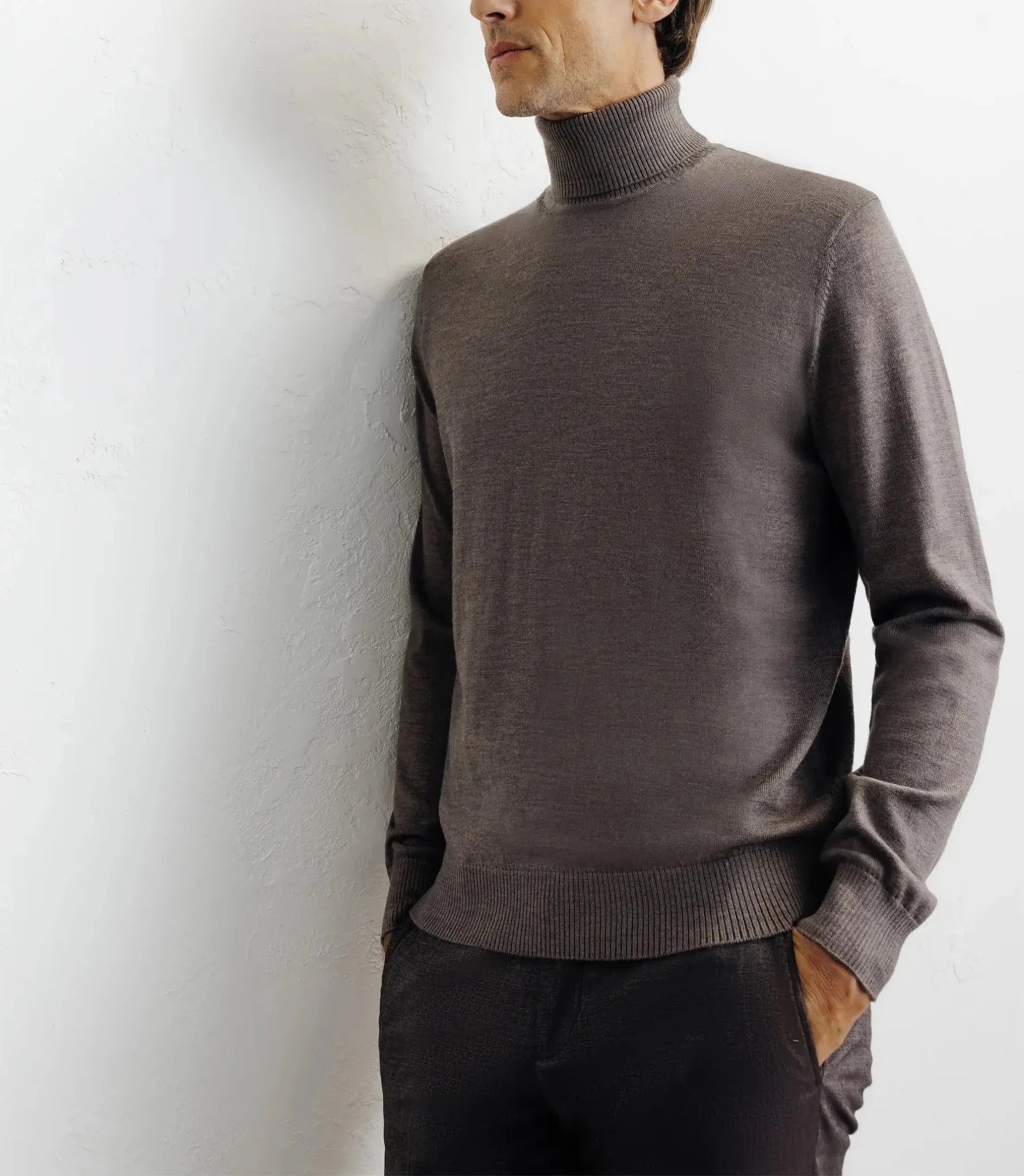 Pull col roulé châtain