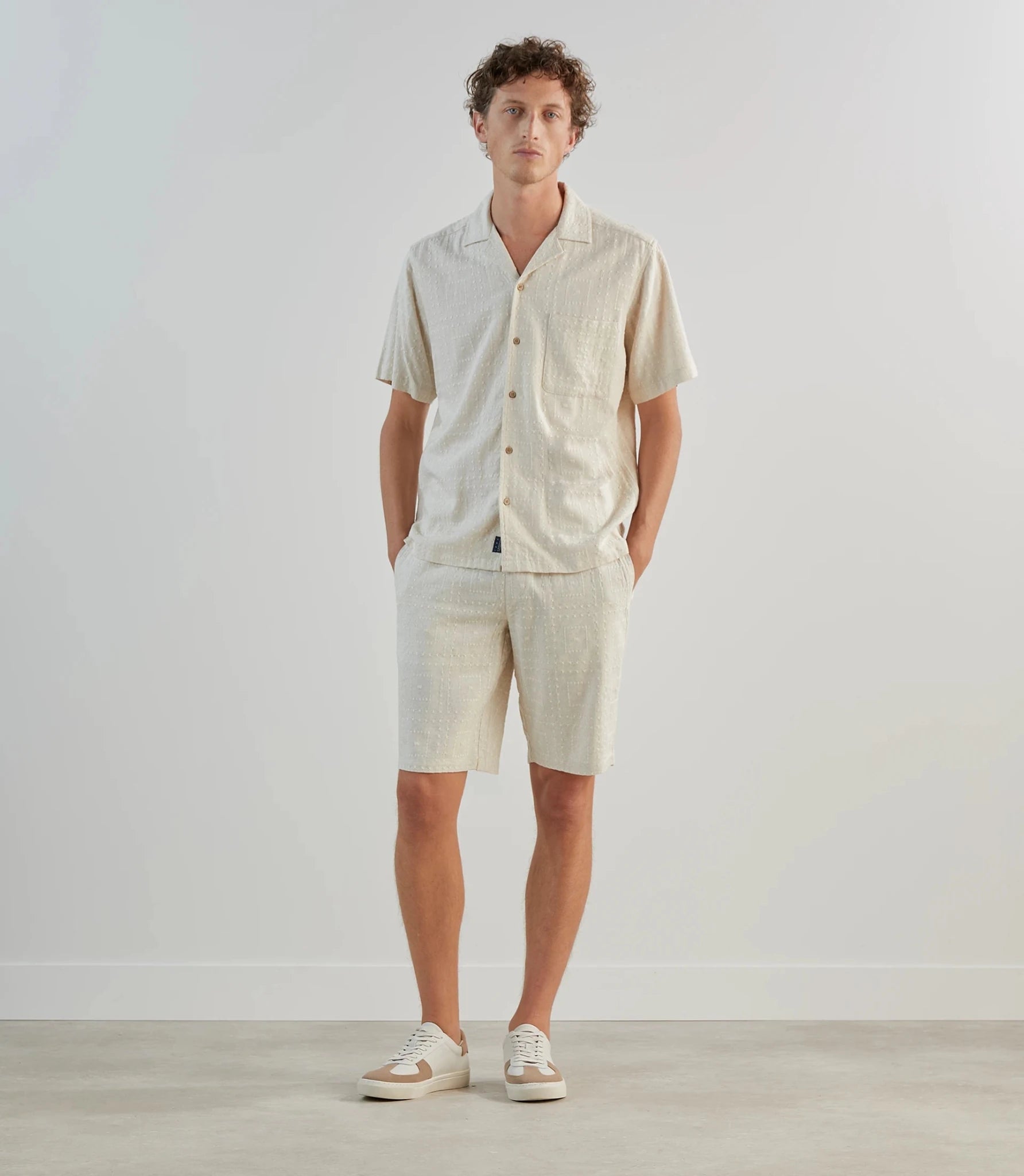 Bermuda avec cordon de serrage beige - IZAC