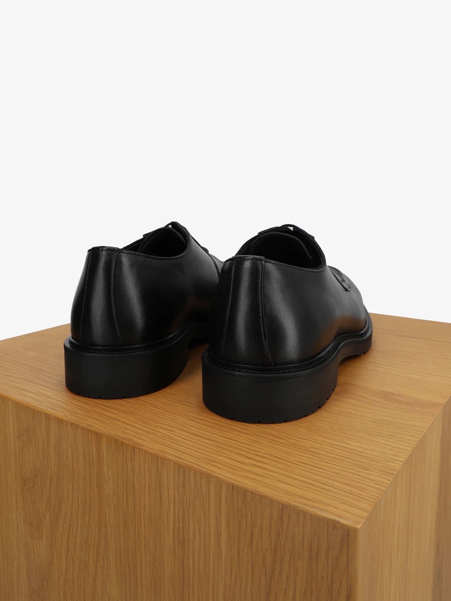 Black leather Derby shoes