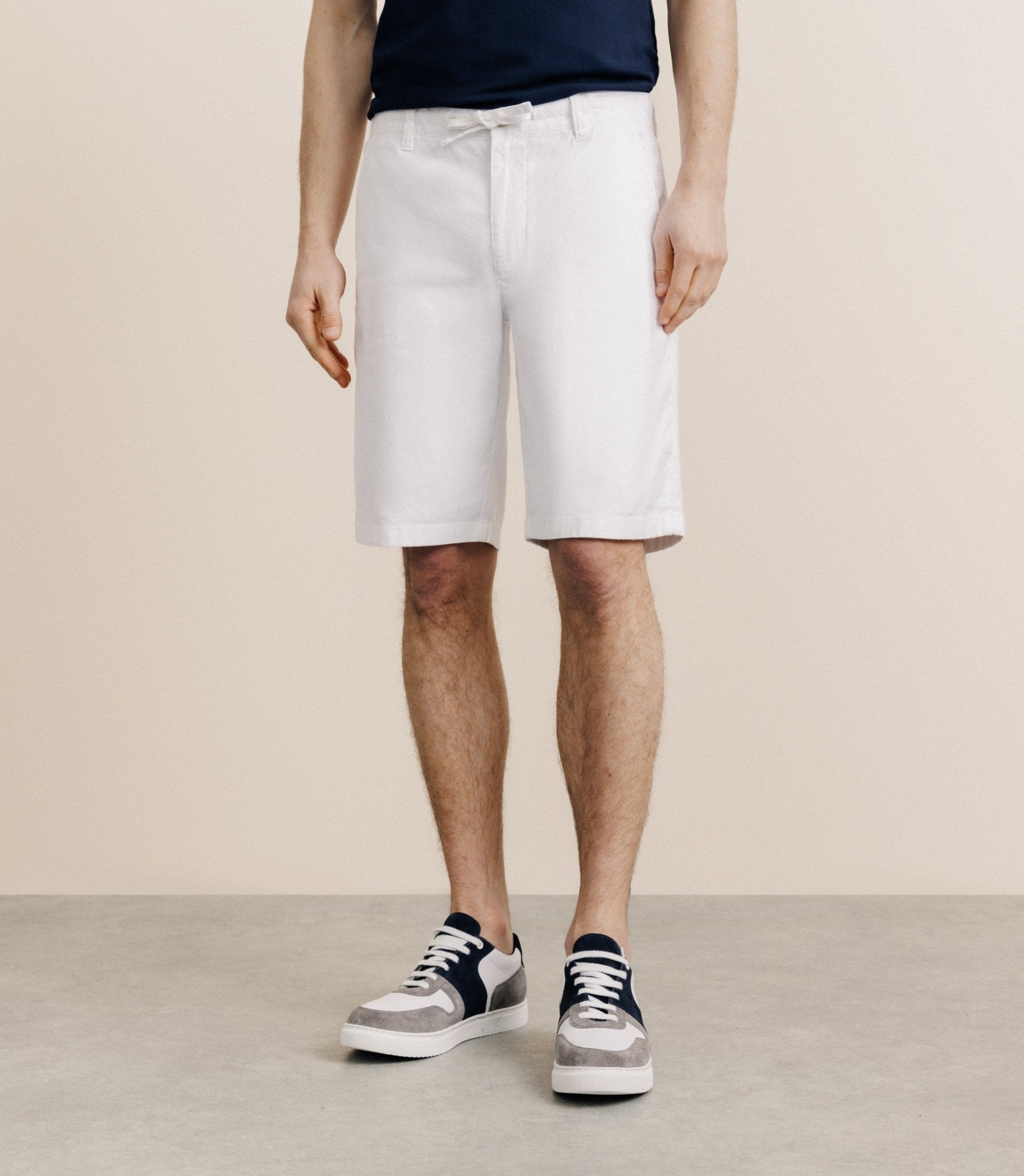 Bermuda avec cordon blanc