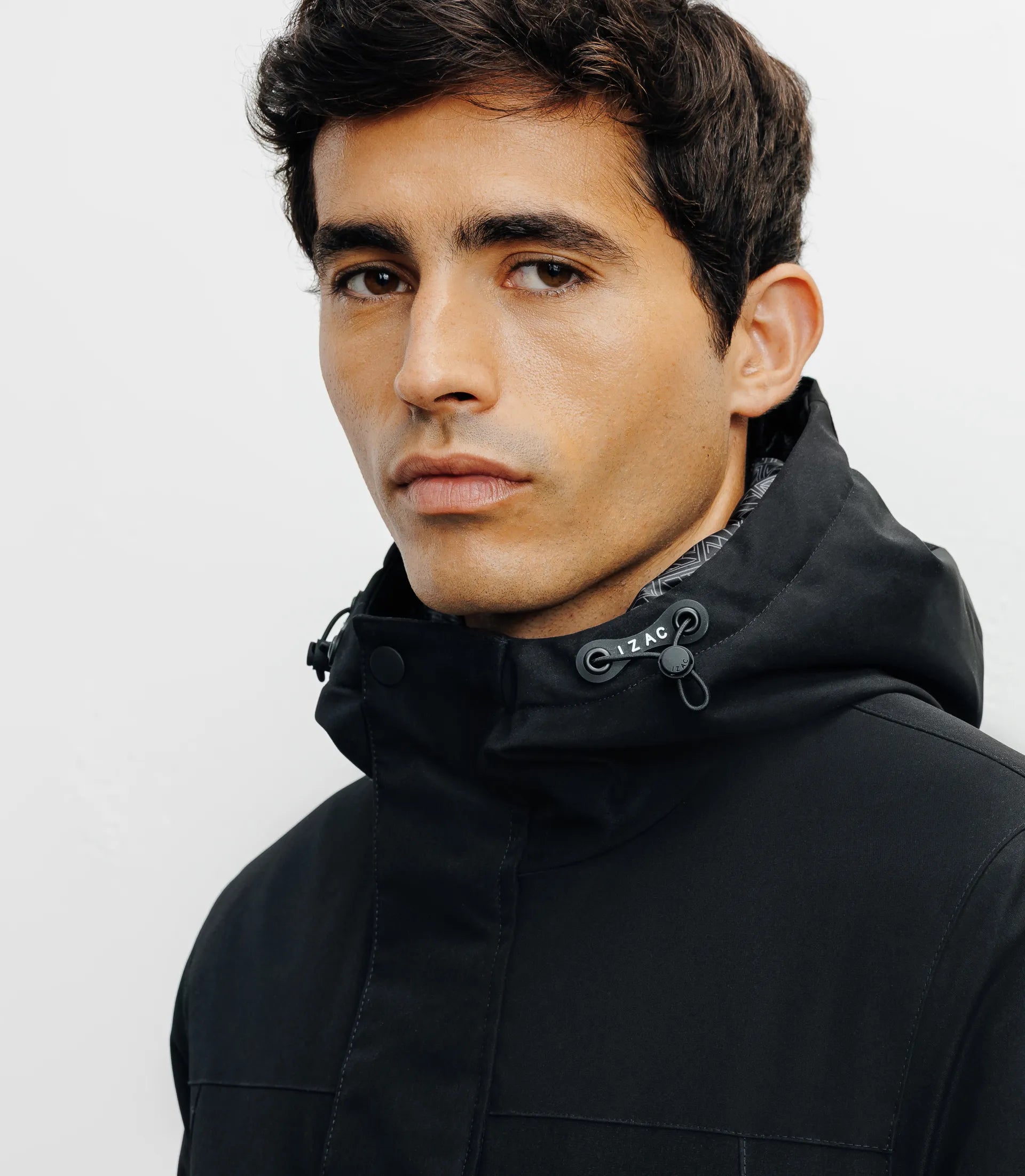 Parka à capuche noire