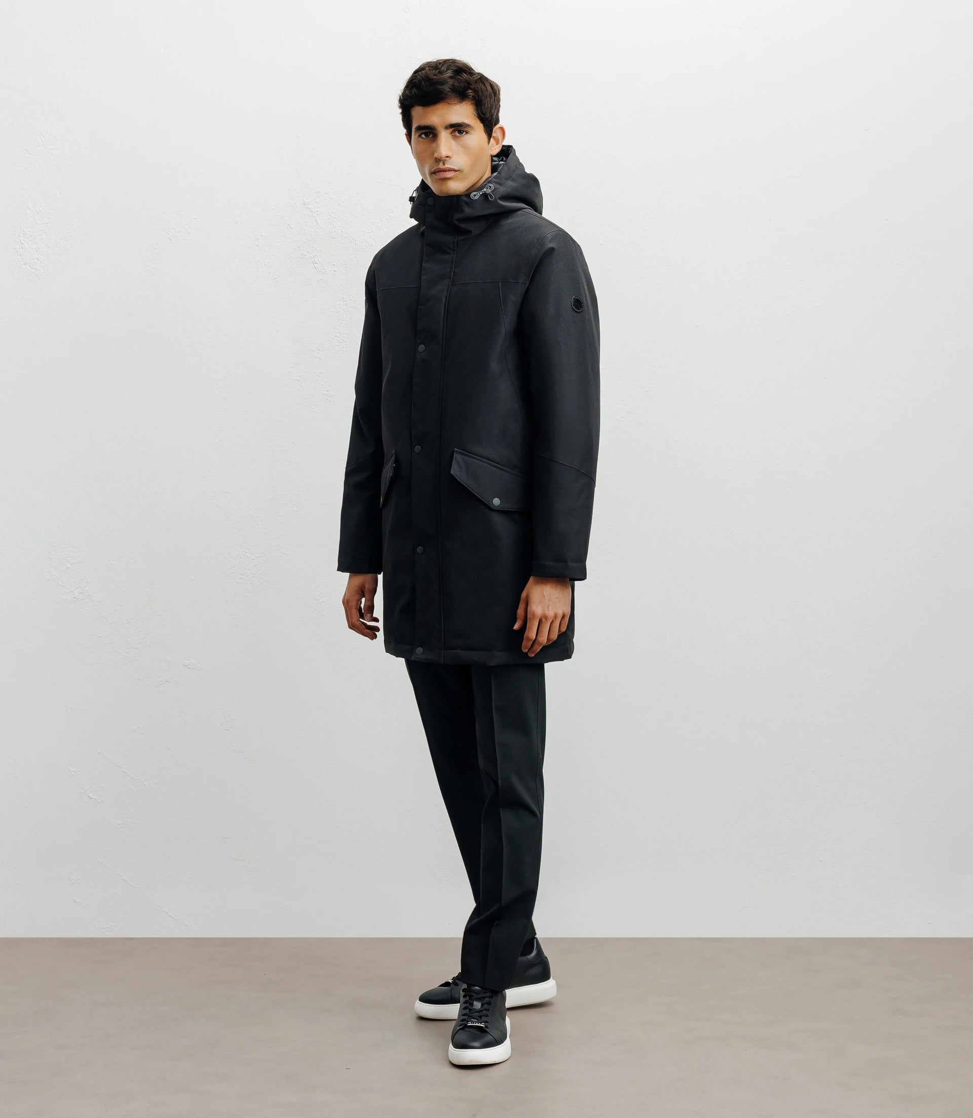 Parka à capuche noire