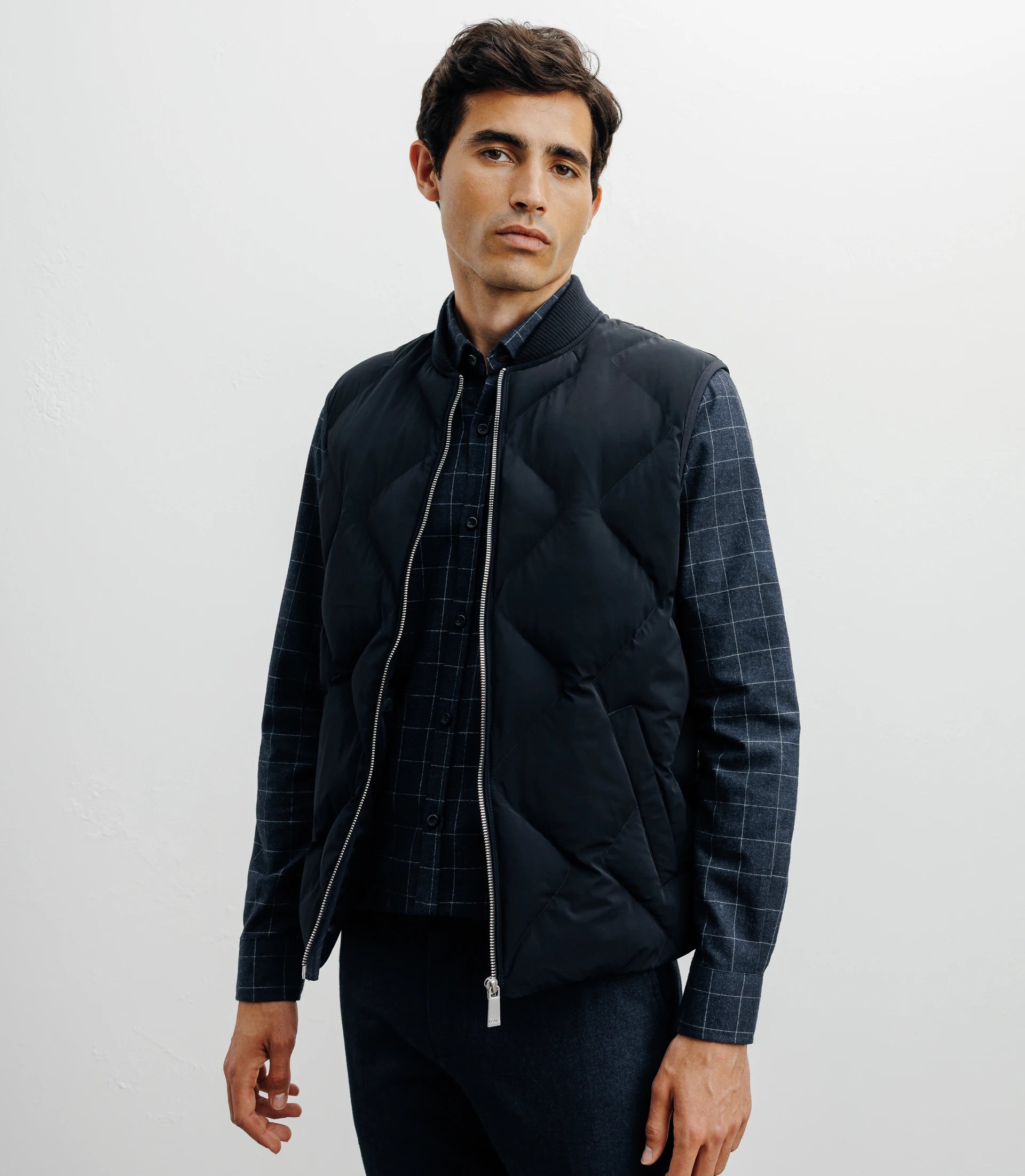 Doudoune sans manches marine – IZAC - Main Image