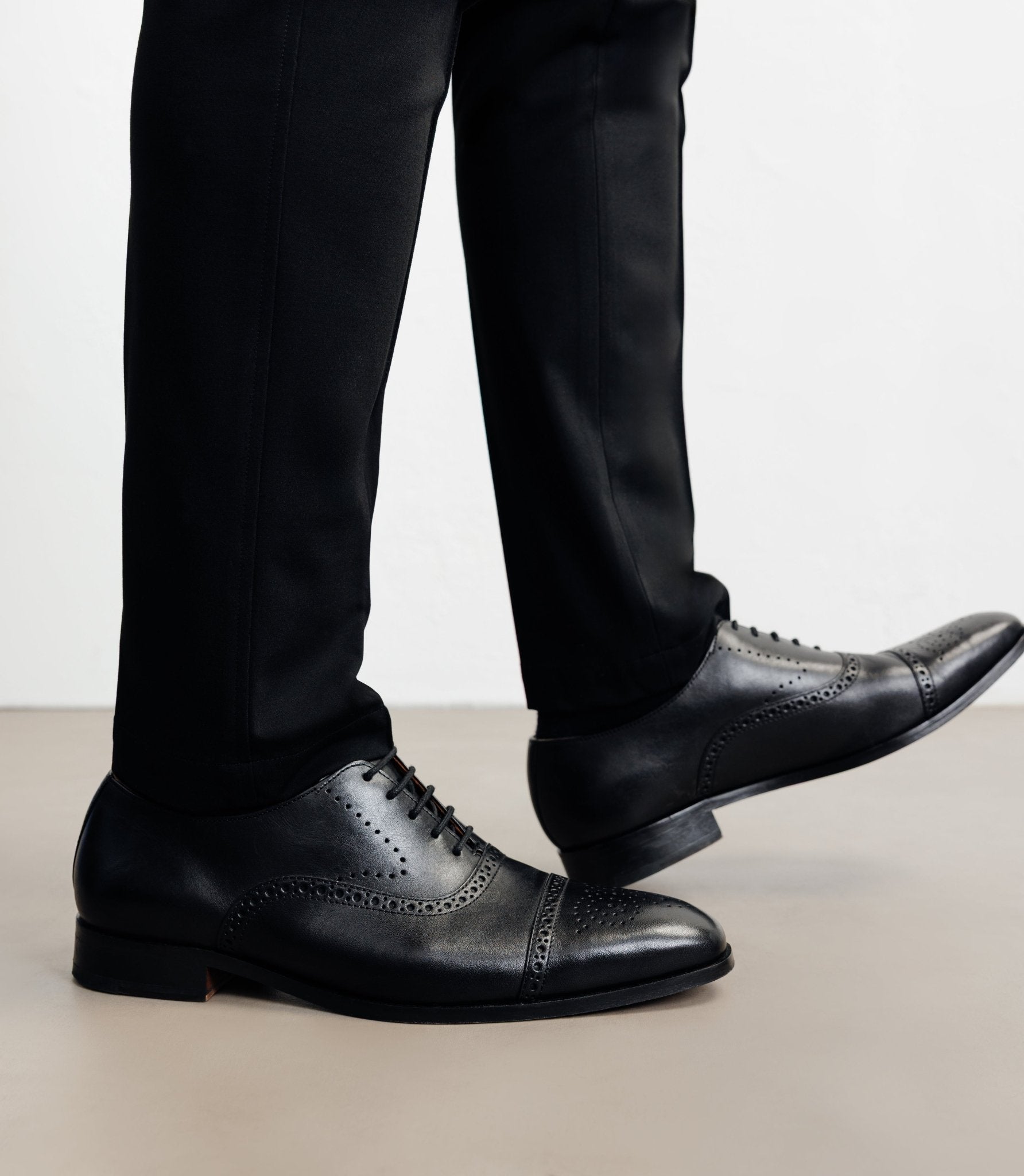 Chaussures derby en cuir noir - IZAC