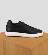 Chaussures sneakers en cuir noir - IZAC