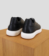 Chaussures sneakers en cuir noir - IZAC