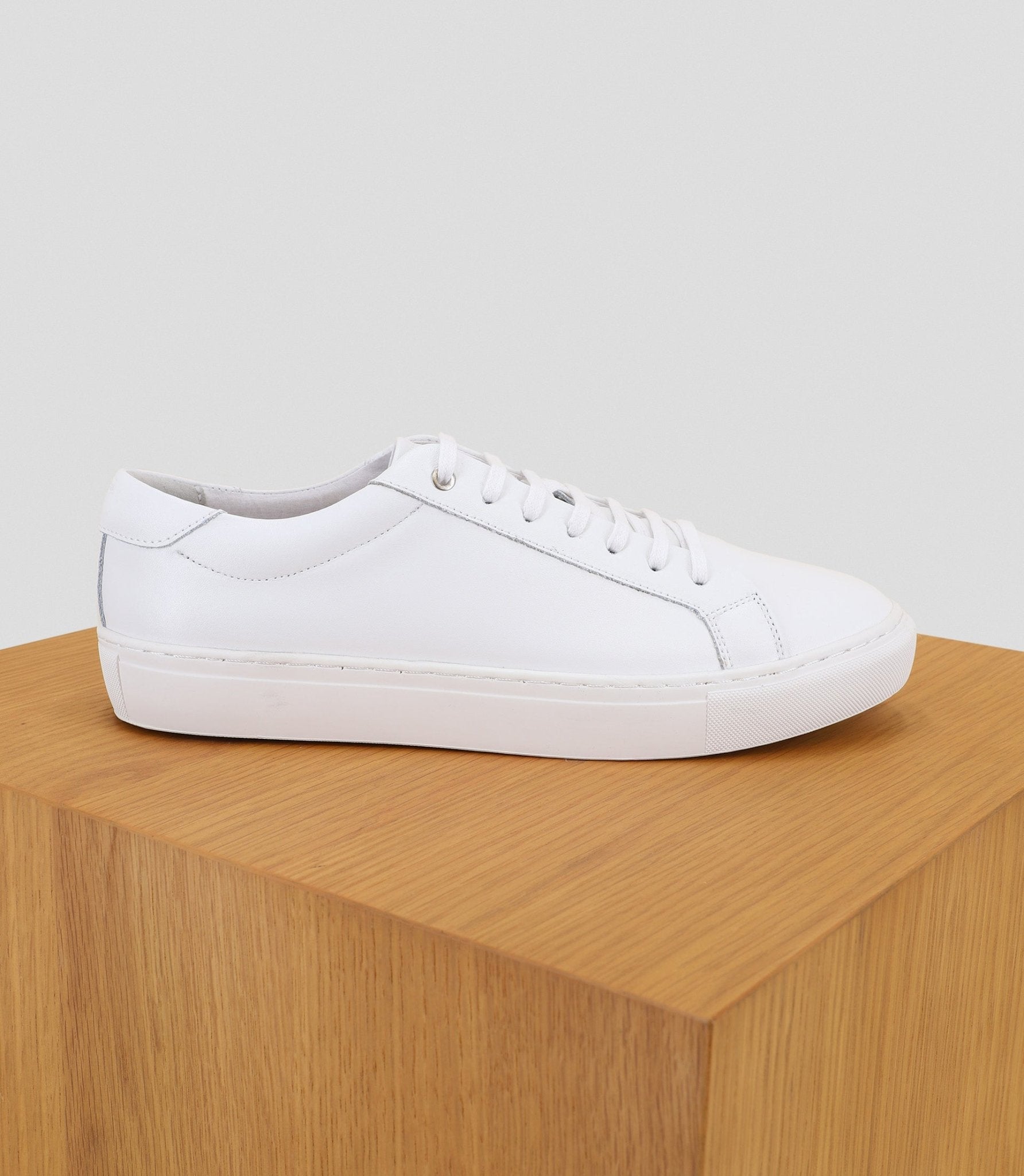 Chaussures baskets blanches - IZAC