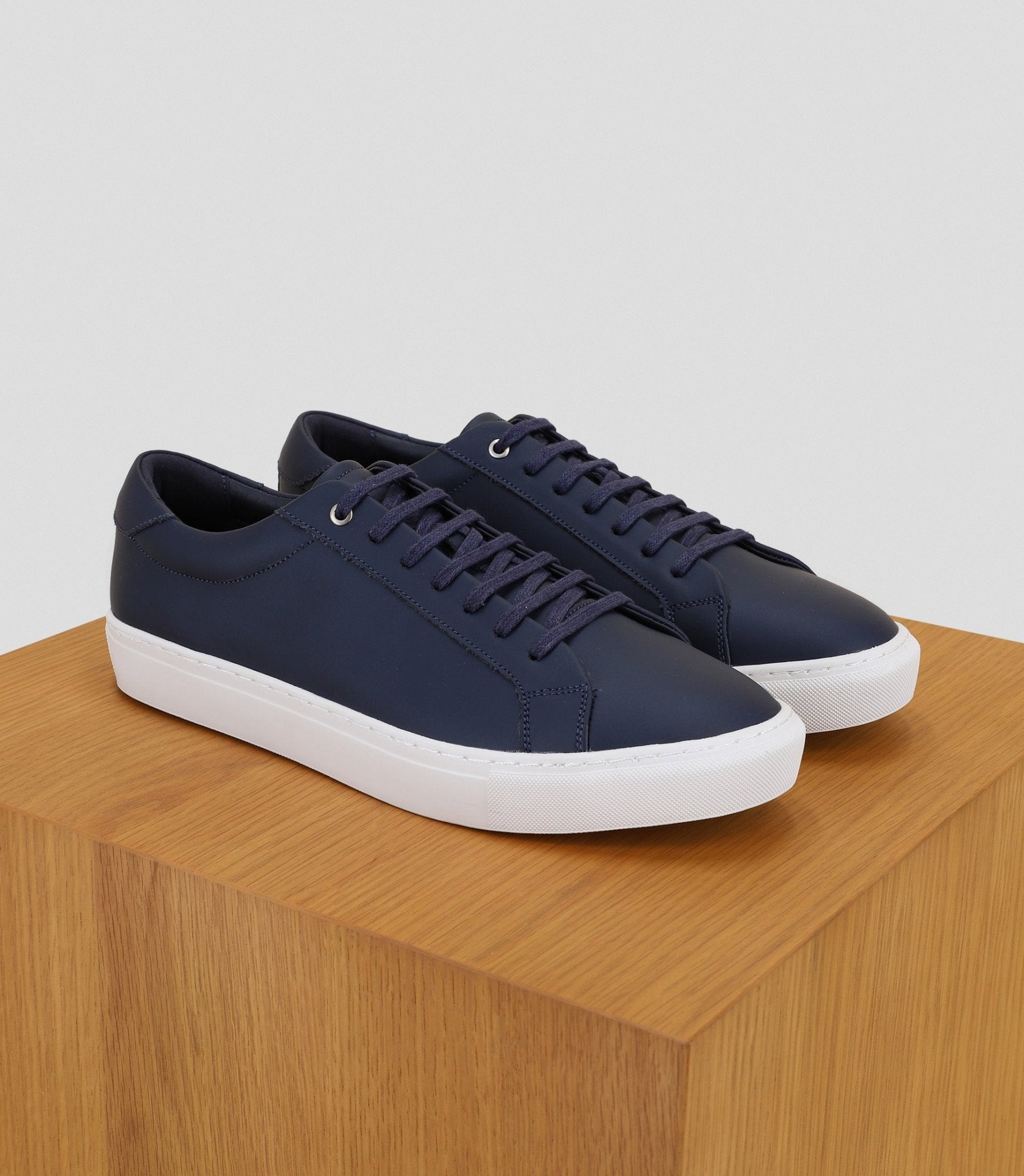 Chaussures baskets marine - IZAC