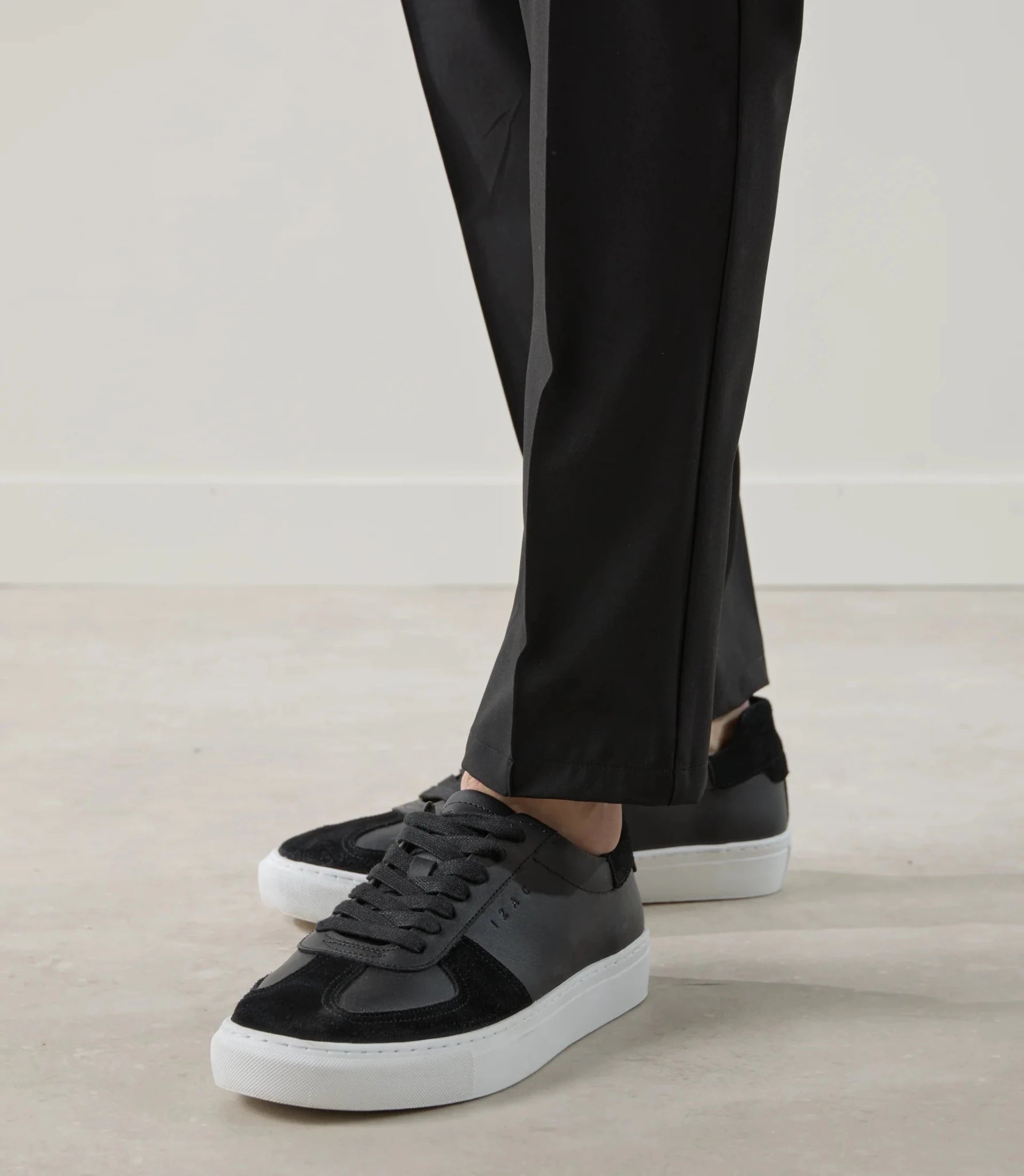 Basket bi - matière noire - IZAC