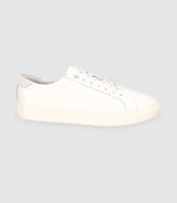 Chaussures sneakers avec logo blanches