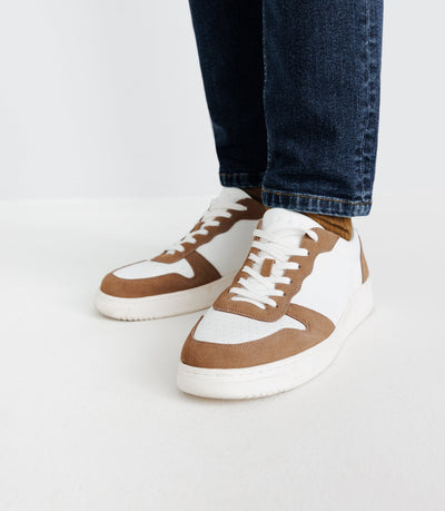 Chaussures sneakers avec logo taupe - IZAC