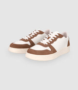 Sneakers shoes with taupe logo