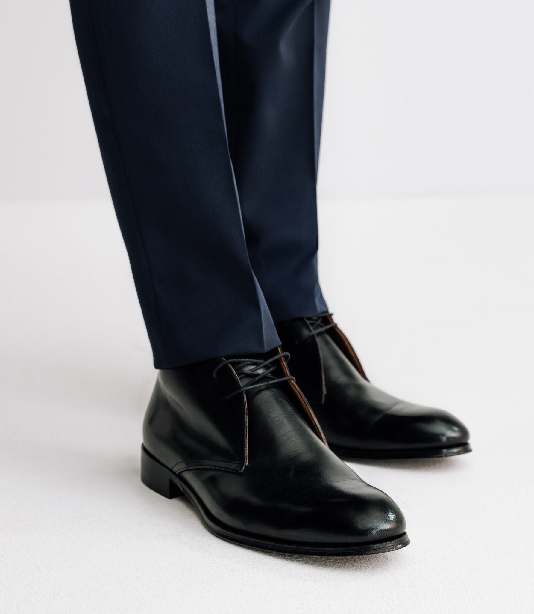 Chaussures Montantes En Cuir Noires chaussures-montantes-en-cuir-noires