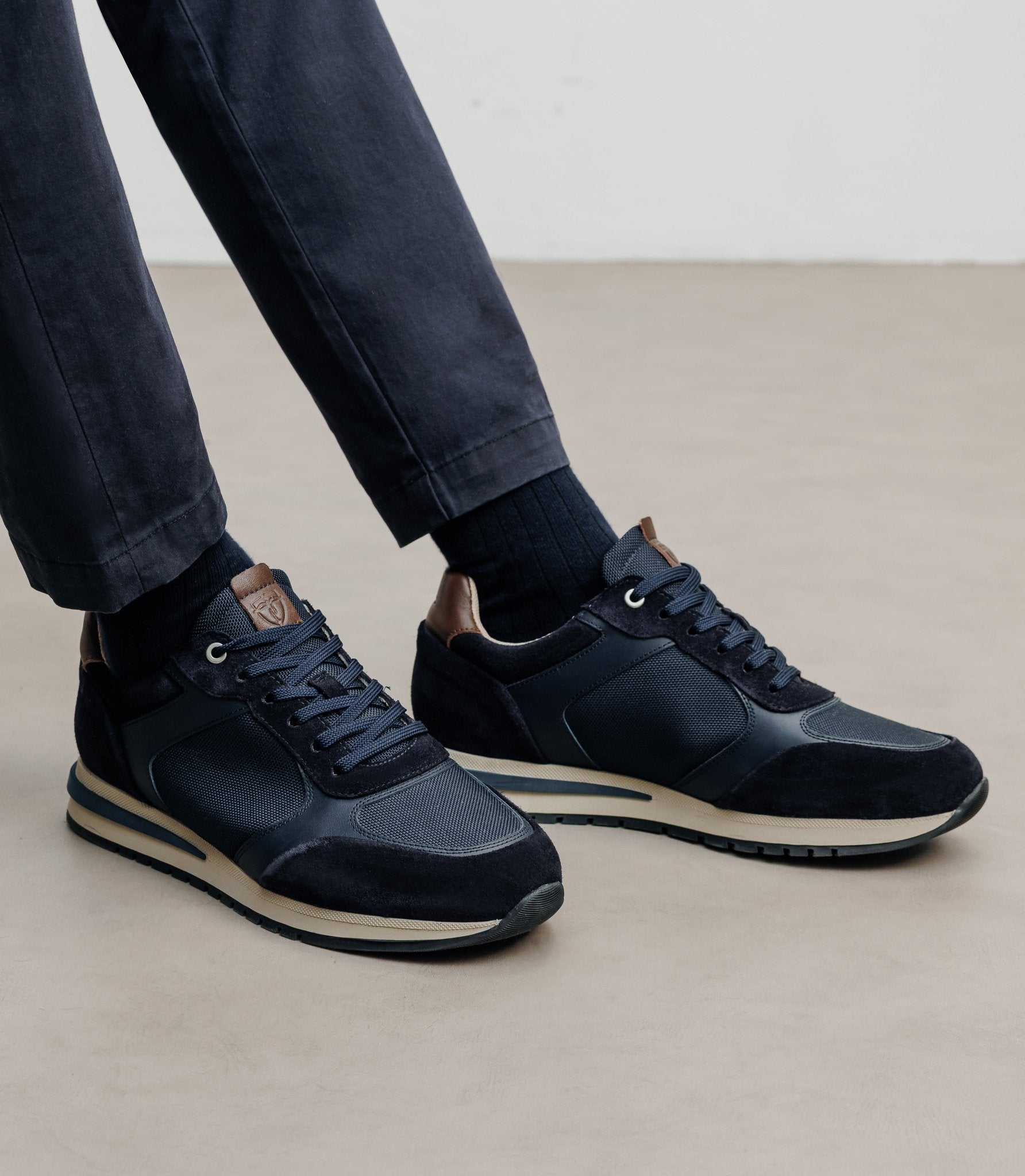 Baskets en cuir marine - IZAC