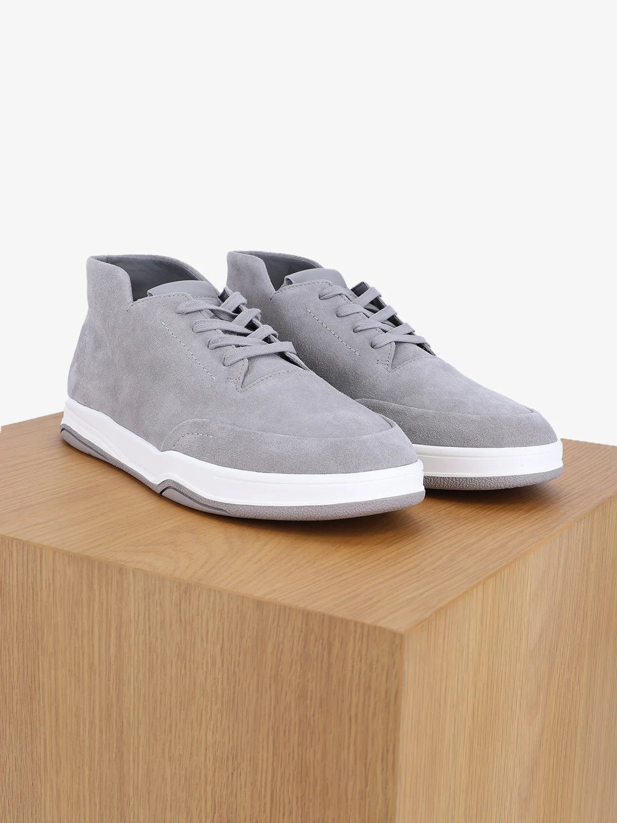 Chaussures baskets montantes en cuir gris - IZAC