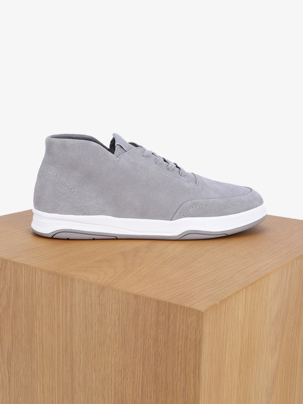 Chaussures baskets montantes en cuir gris - IZAC