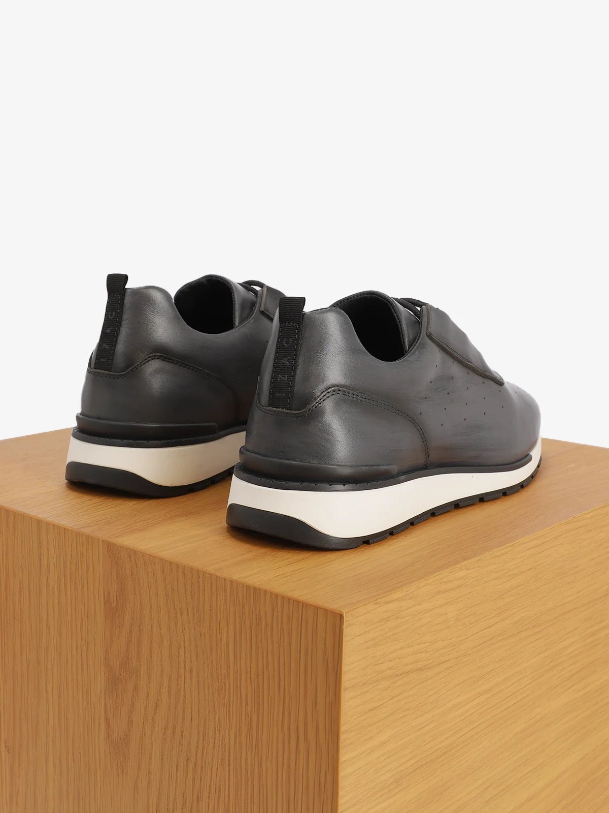 Chaussures baskets grises - IZAC