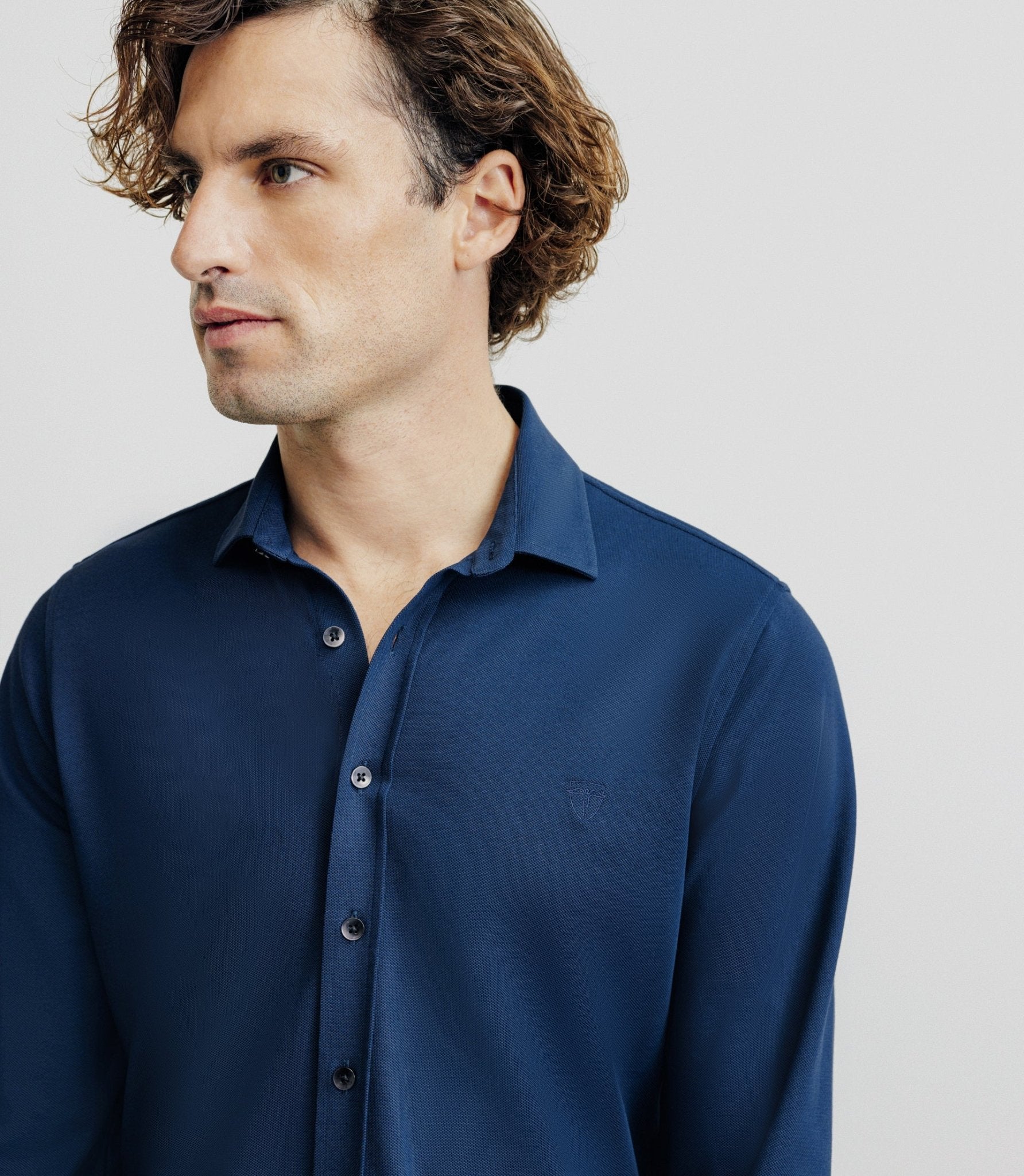 Chemise slim en maille marine - IZAC