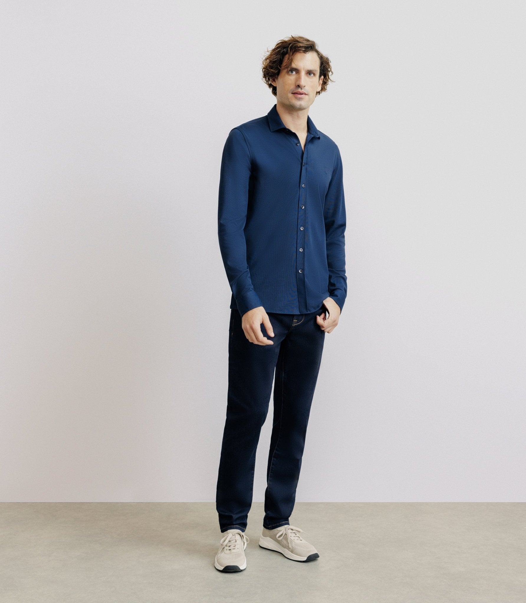 Chemise slim en maille marine - IZAC