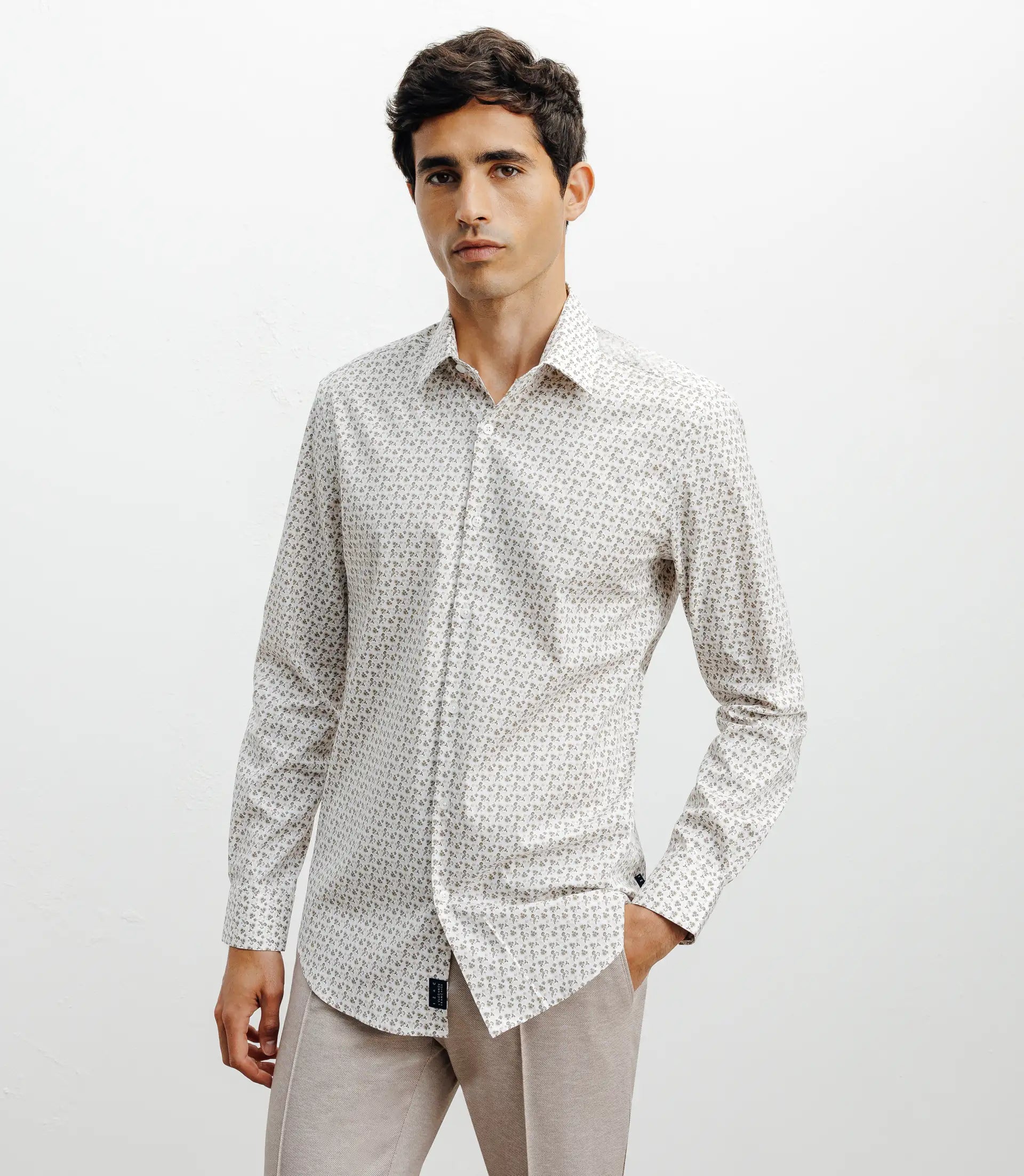 Chemise casual à imprimé fleurs beige - IZAC