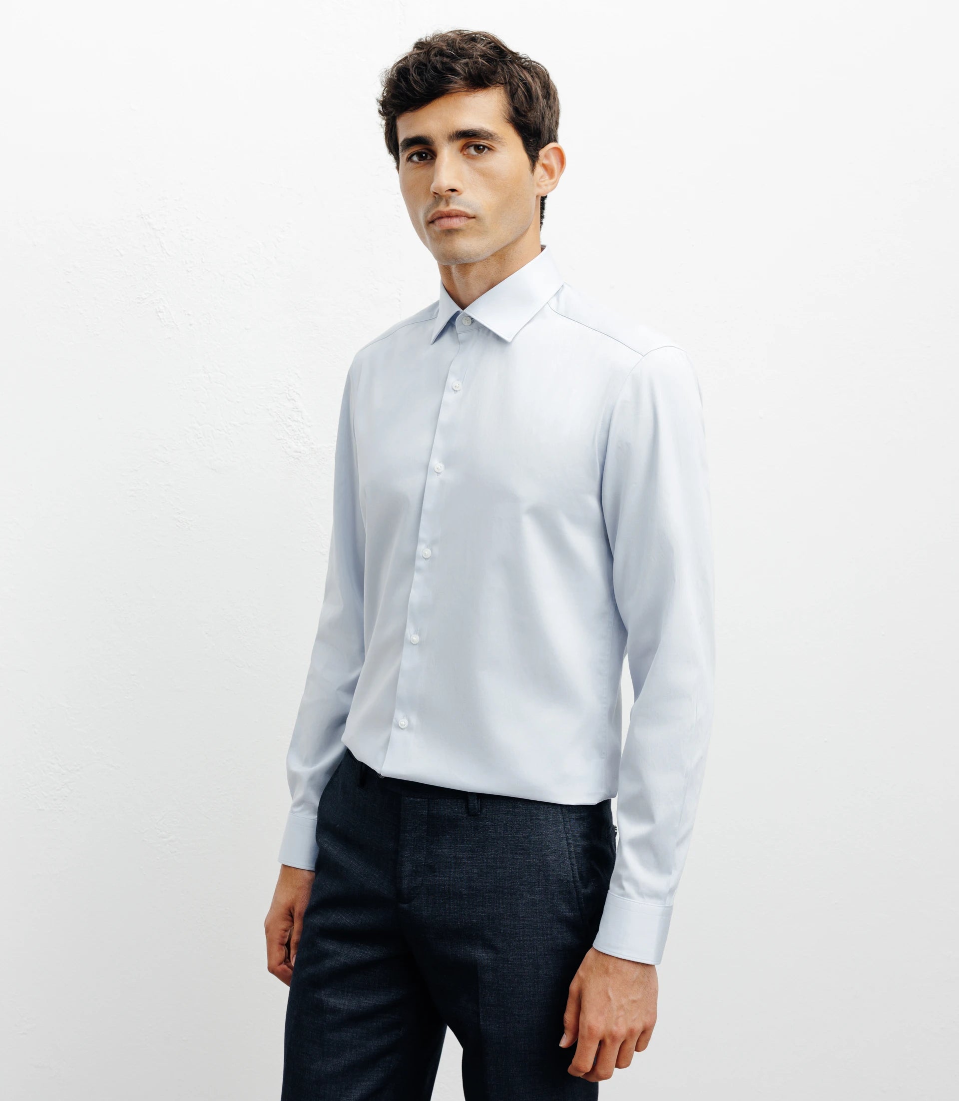 Chemise ajustée en satin de coton ciel - IZAC