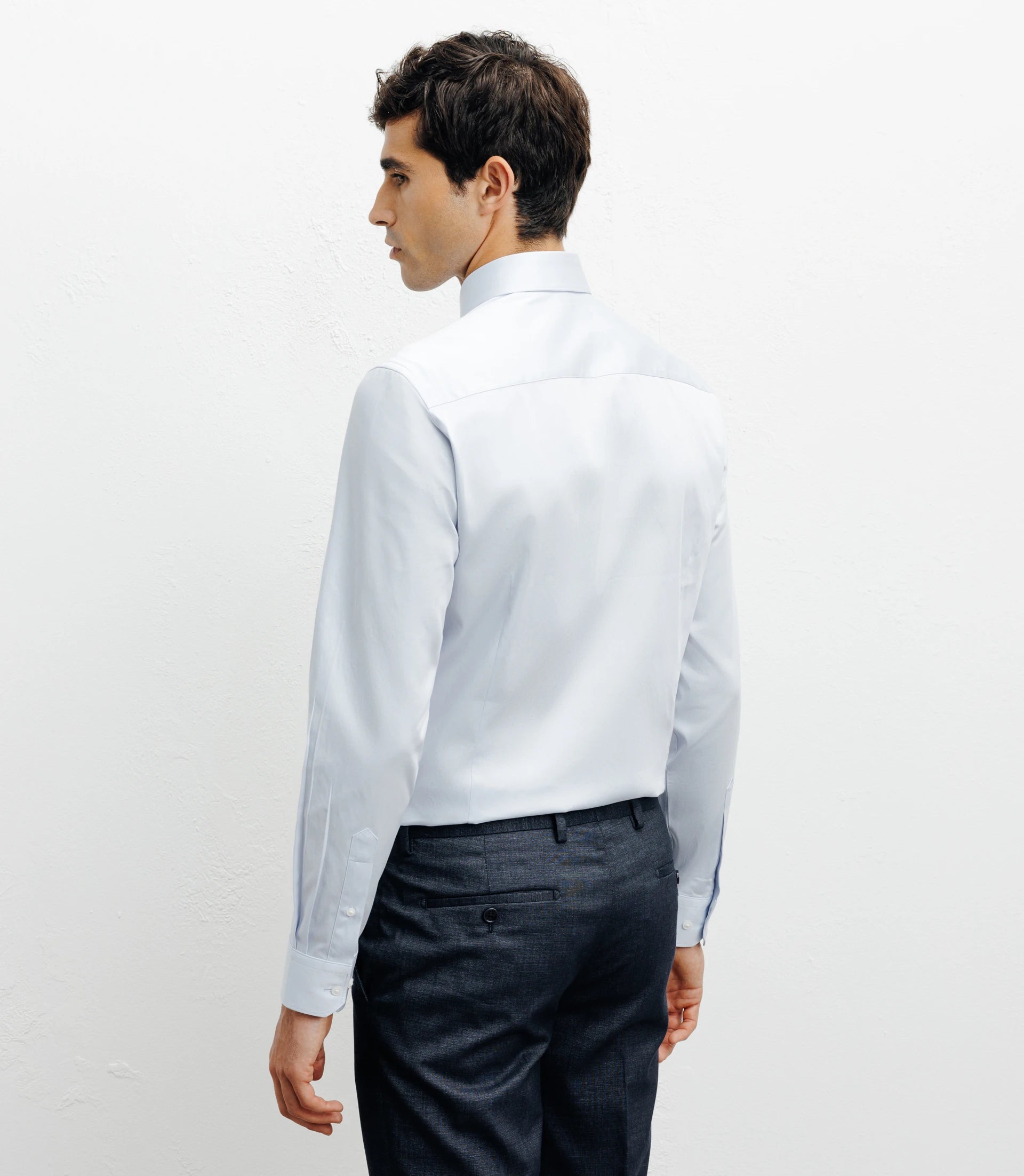 Chemise ajustée en satin de coton ciel - IZAC