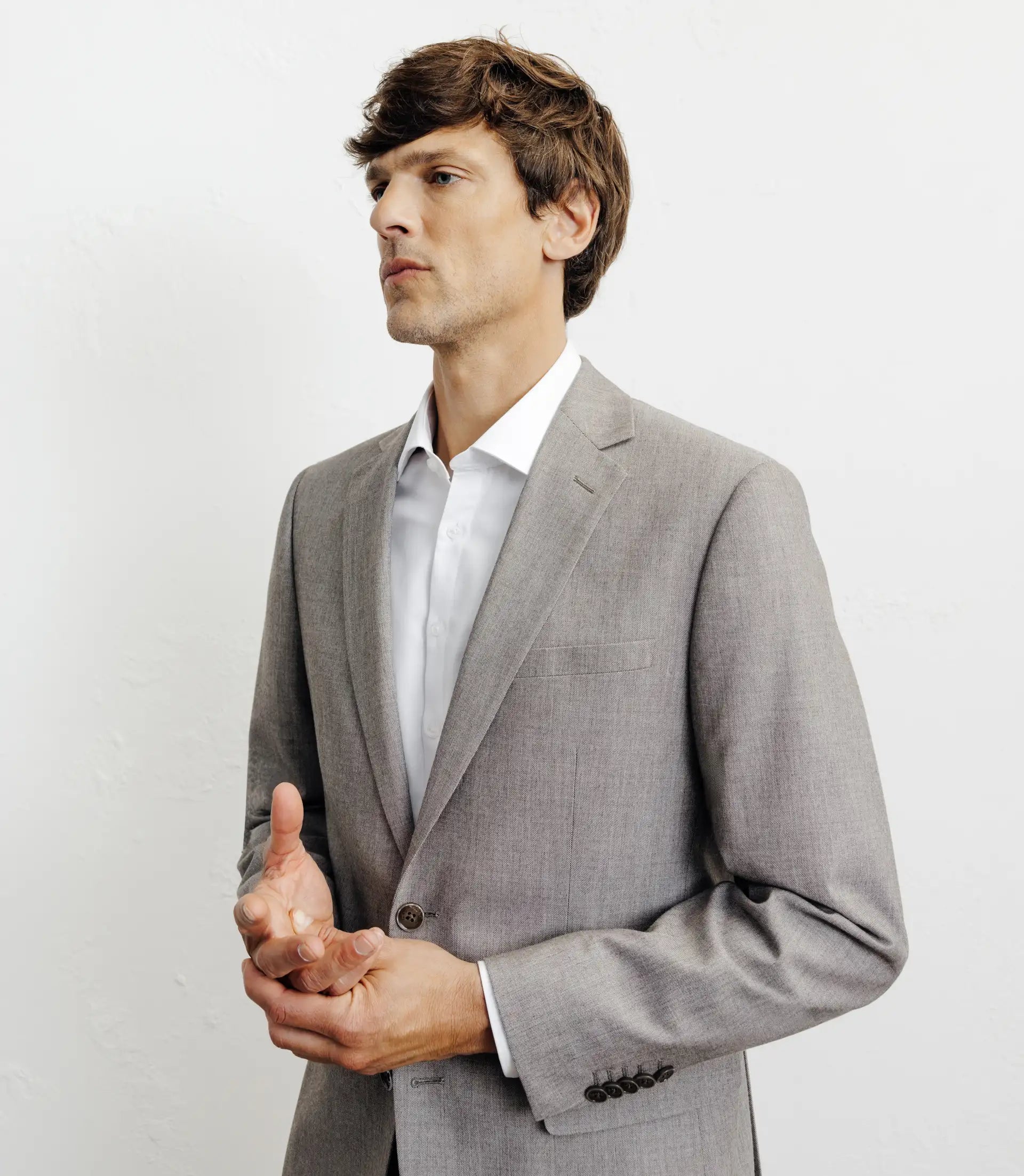 Costume avec 2 boutons beige