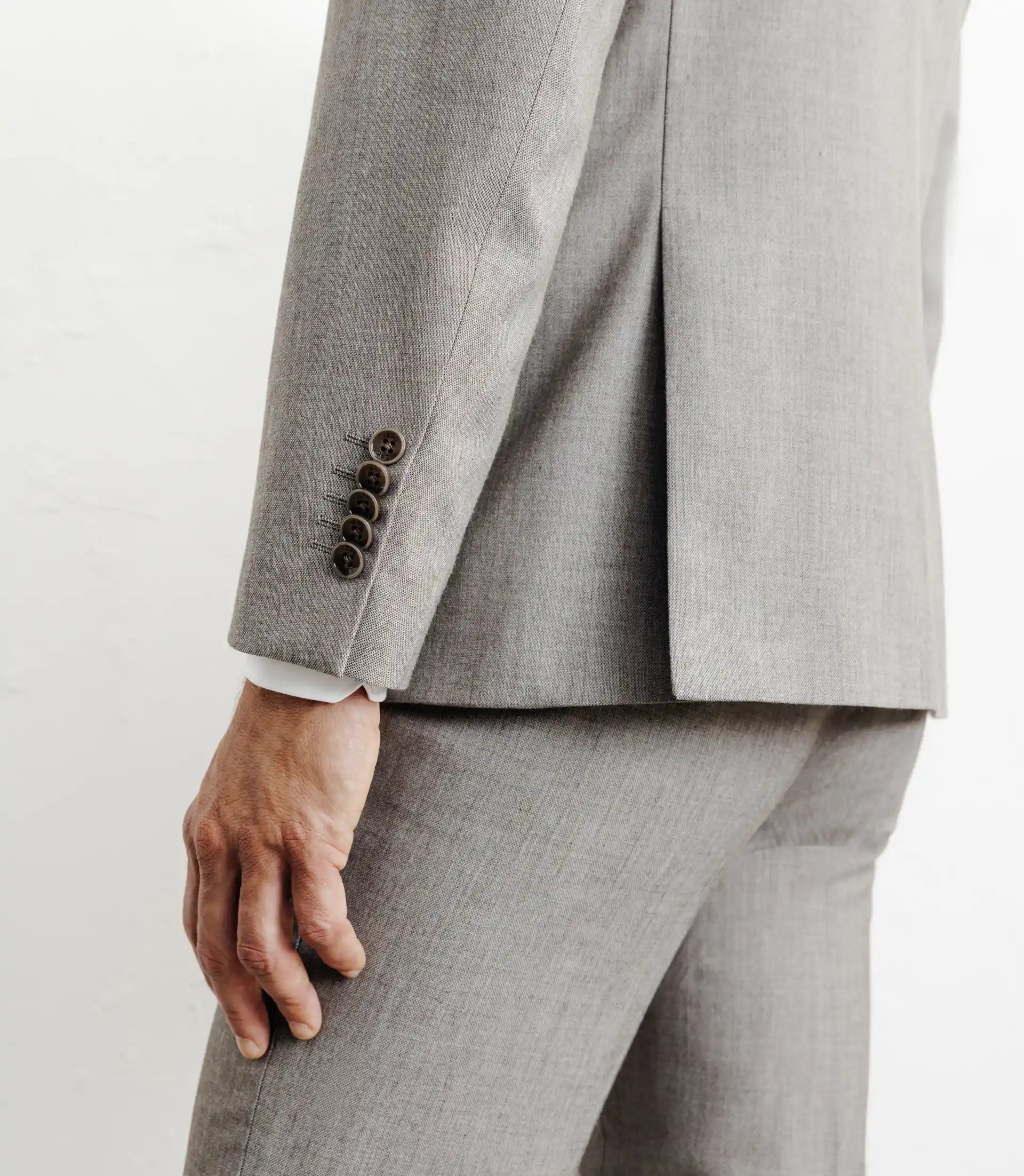 Costume avec 2 boutons beige