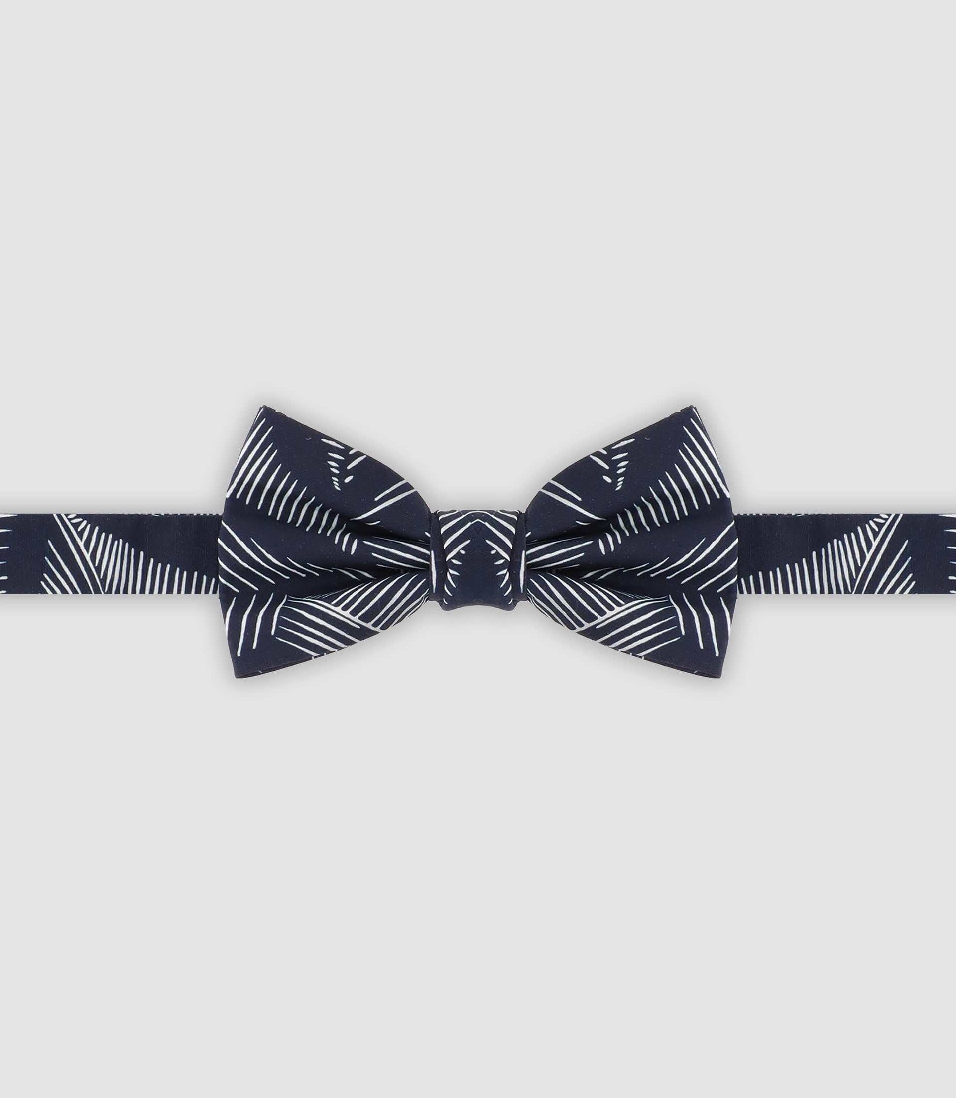 Cotton butterfly knot with sea scratches