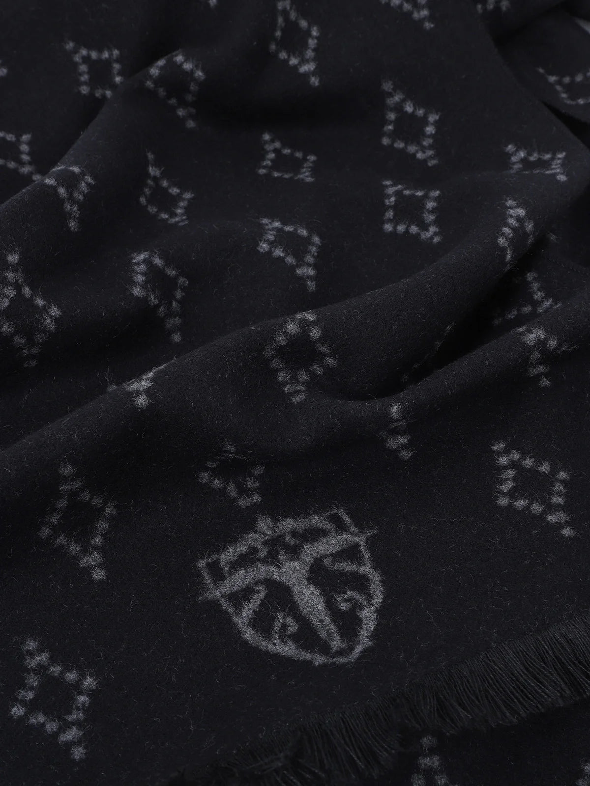 Écharpe noire - IZAC