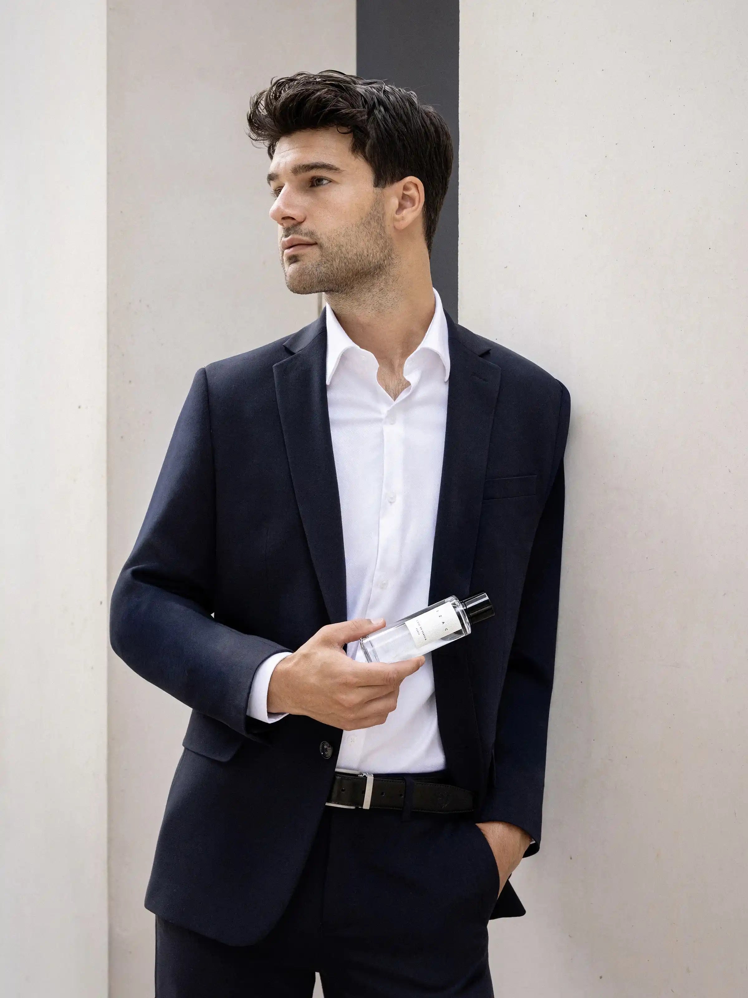 L'eau de parfum IZAC - IZAC