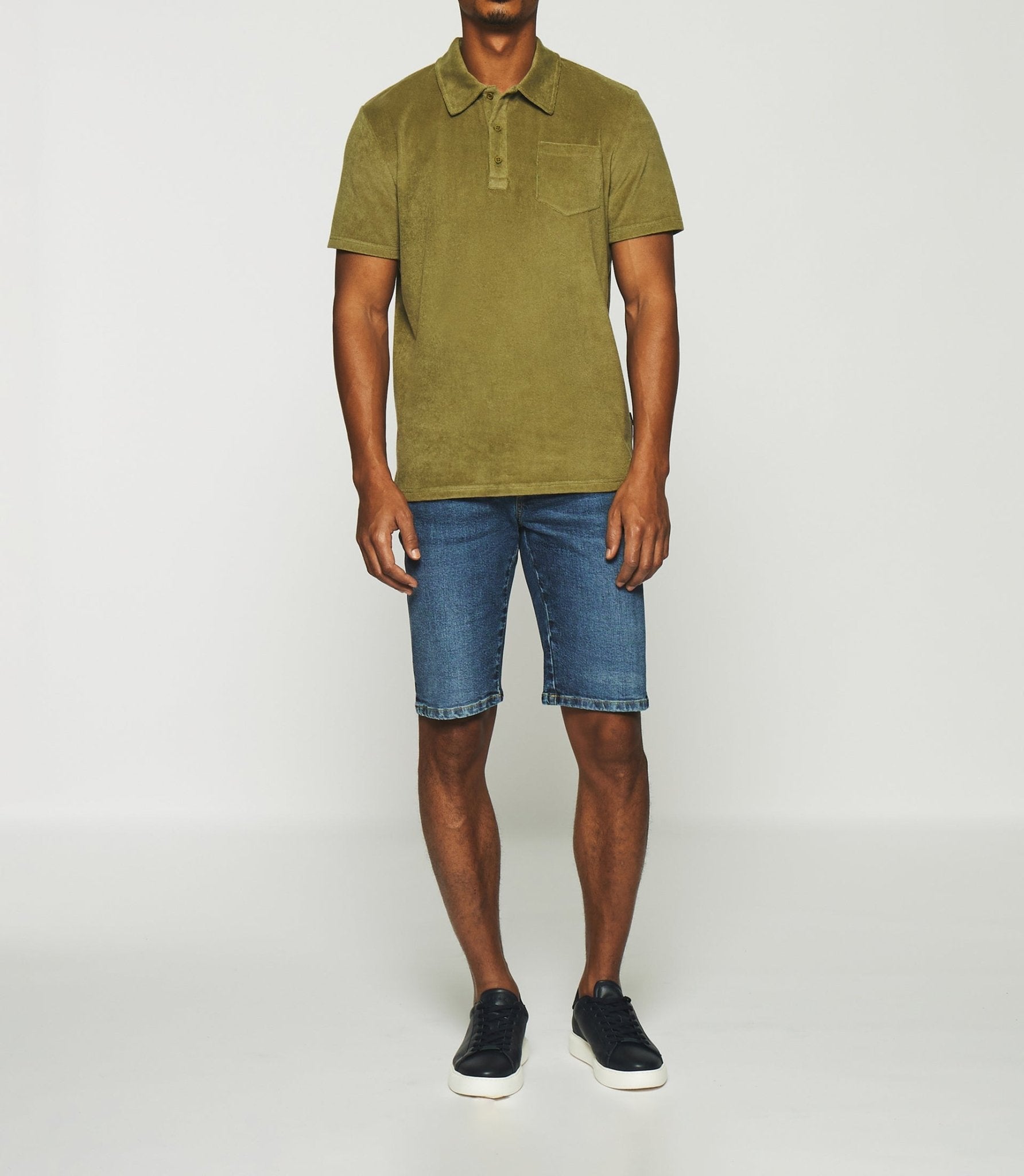 Polo uni en maille éponge avec poche kaki GAI - IZAC