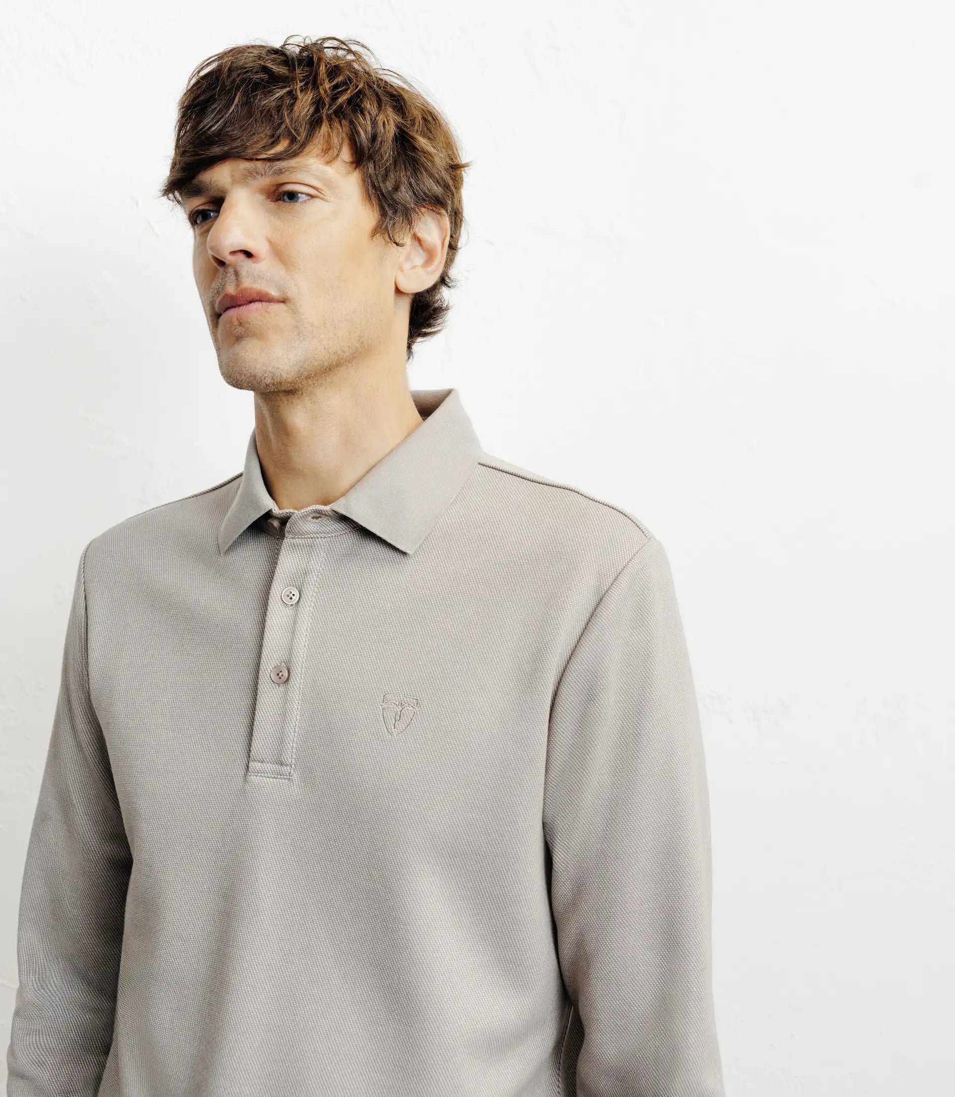 Polo boutonné en maille beige - IZAC