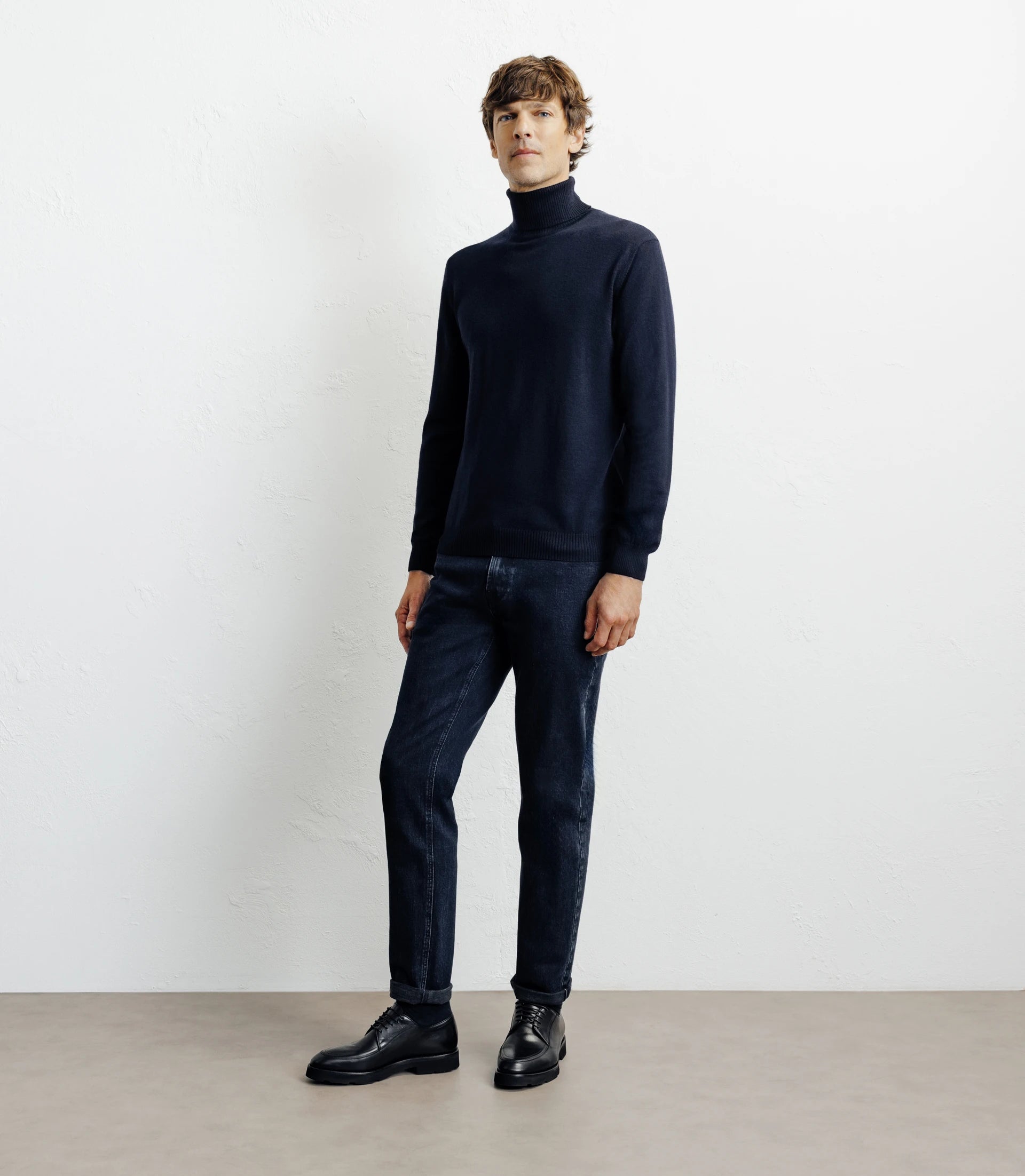 Pull col roulé en mérinos marine - IZAC