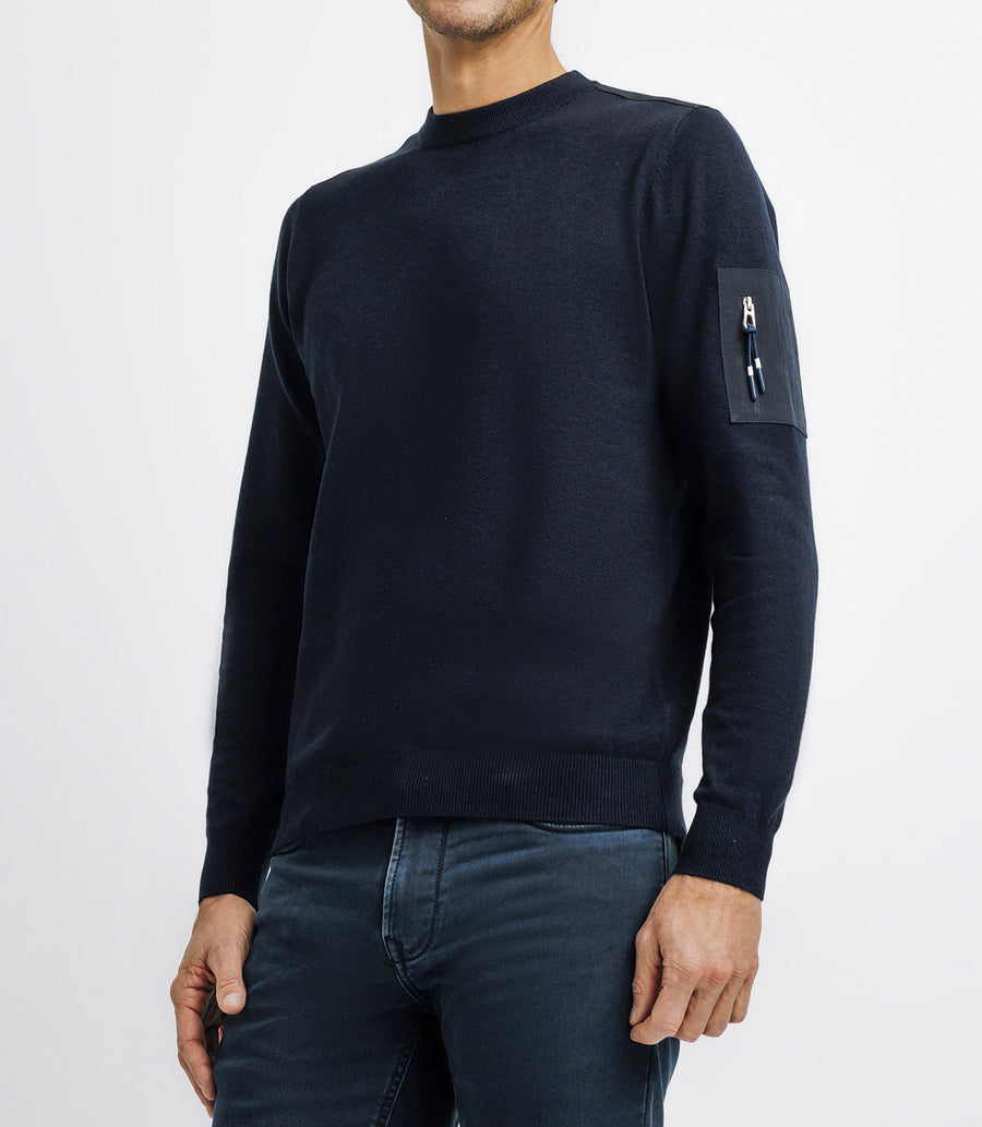 Pull col rond avec poche marine