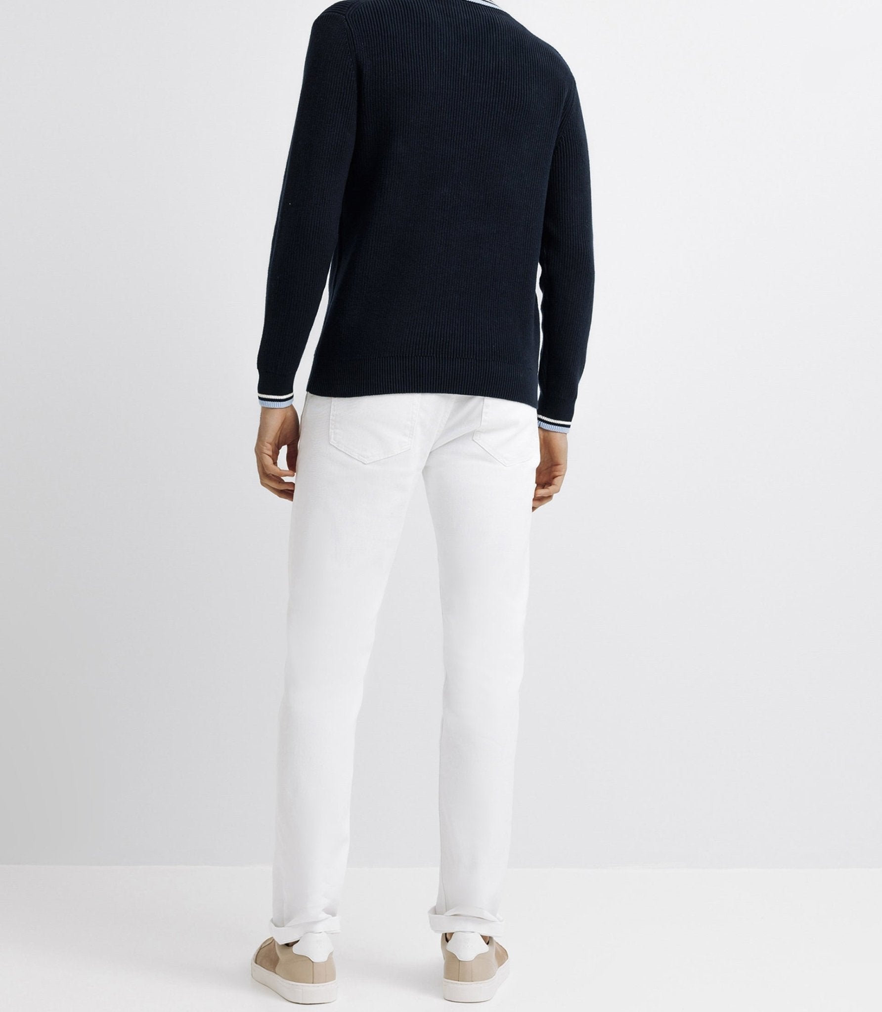 Pull col V brodé marine - IZAC