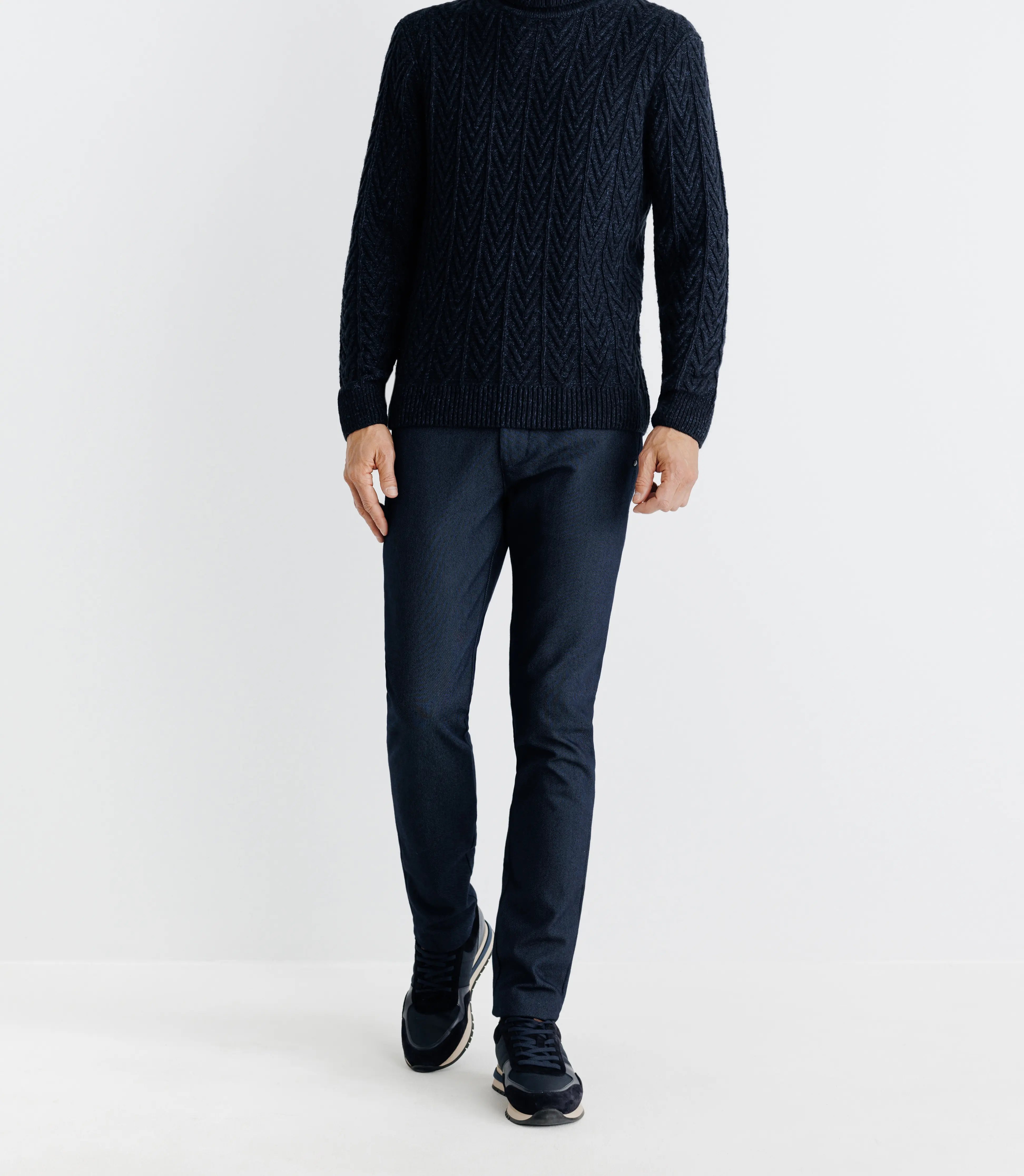 Pull col roulé torsadé marine - IZAC