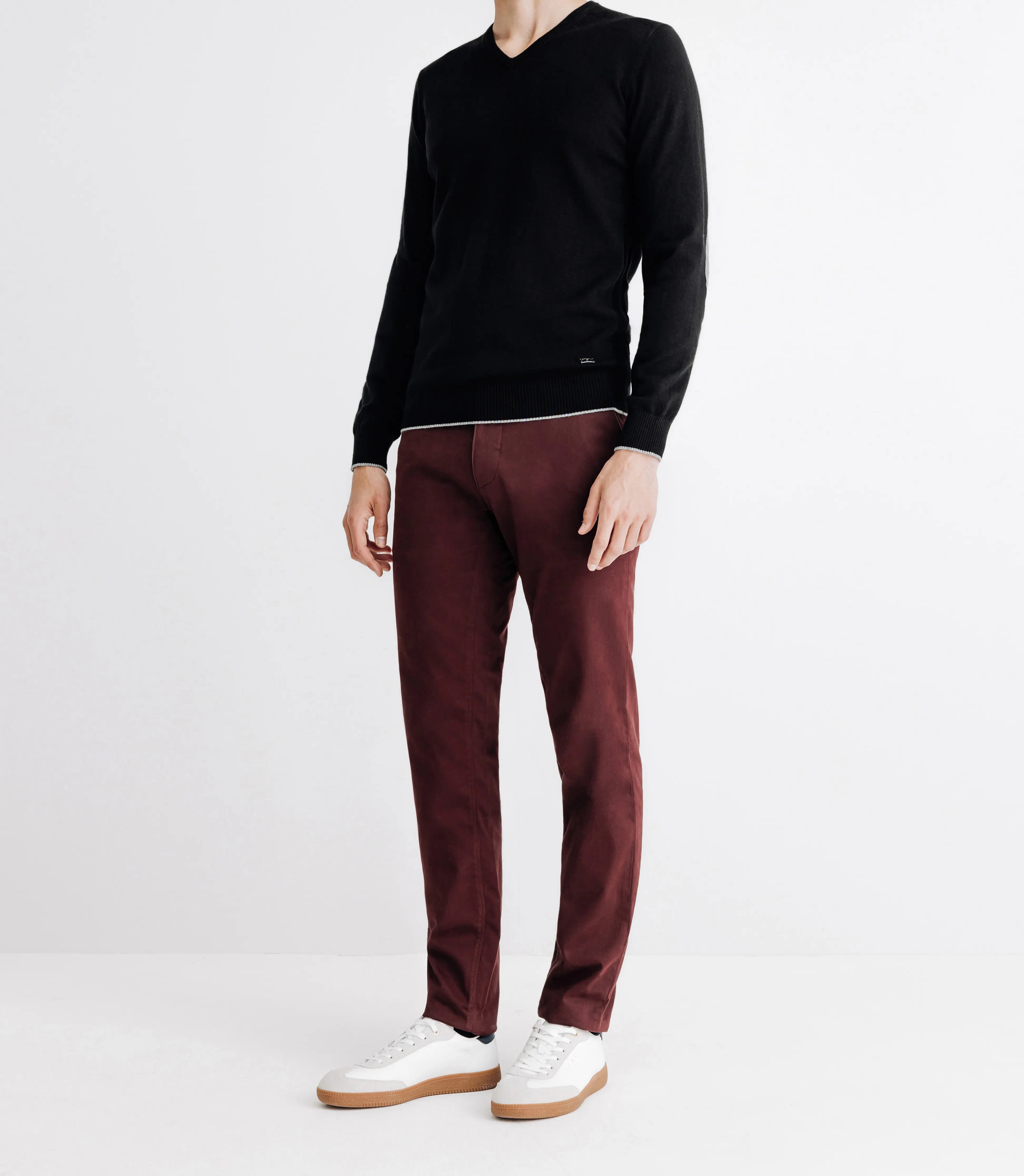 Pull col V manches longues noir - IZAC