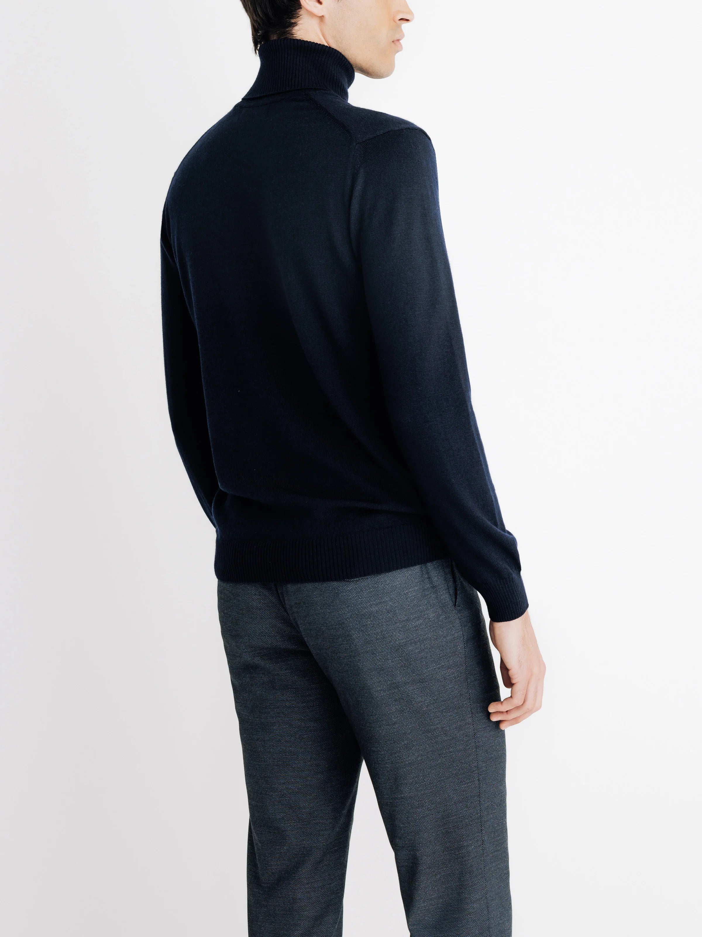 Pull col roulé marine - IZAC