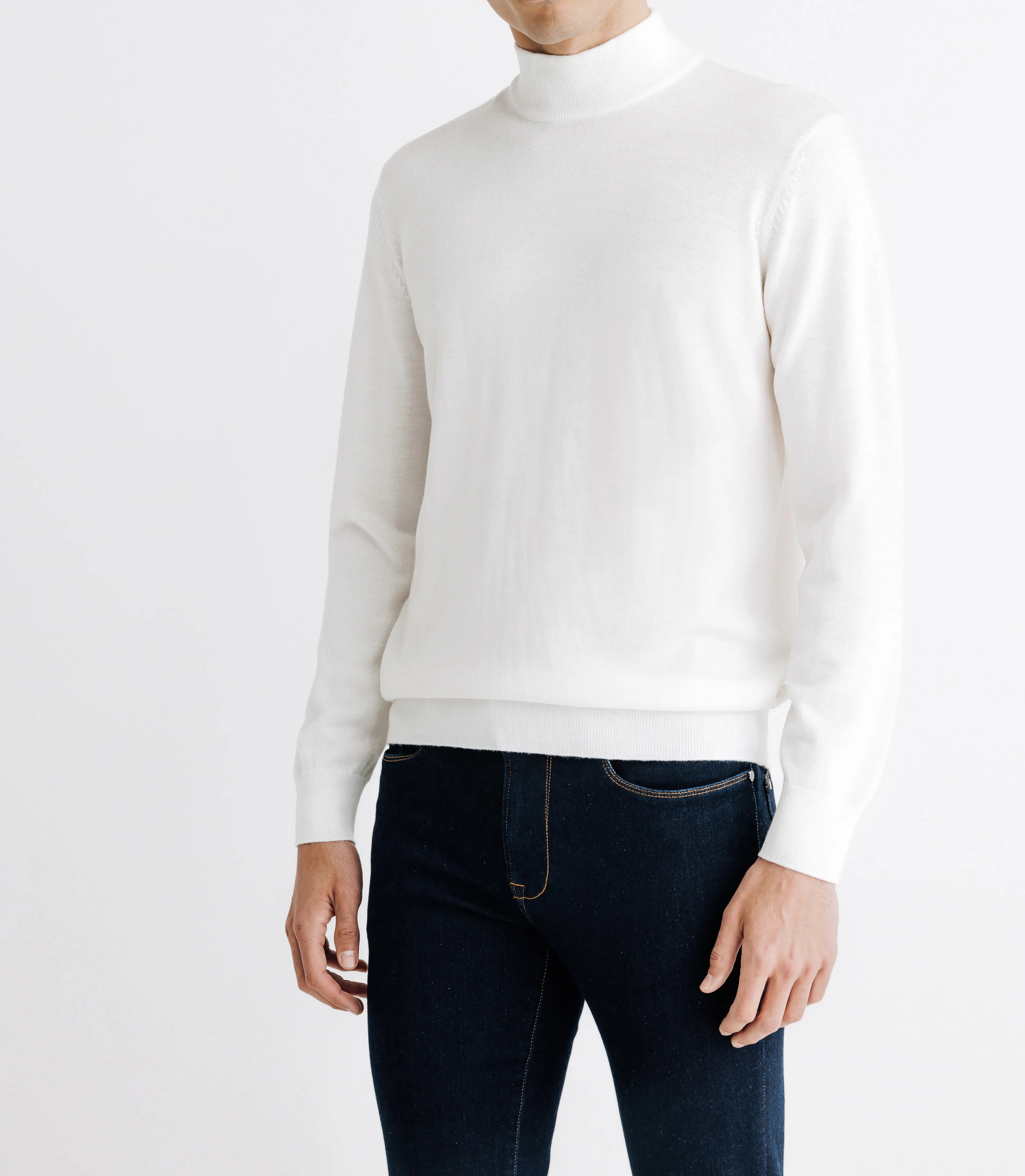 Pull en laine mérinos col cheminée écru – IZAC