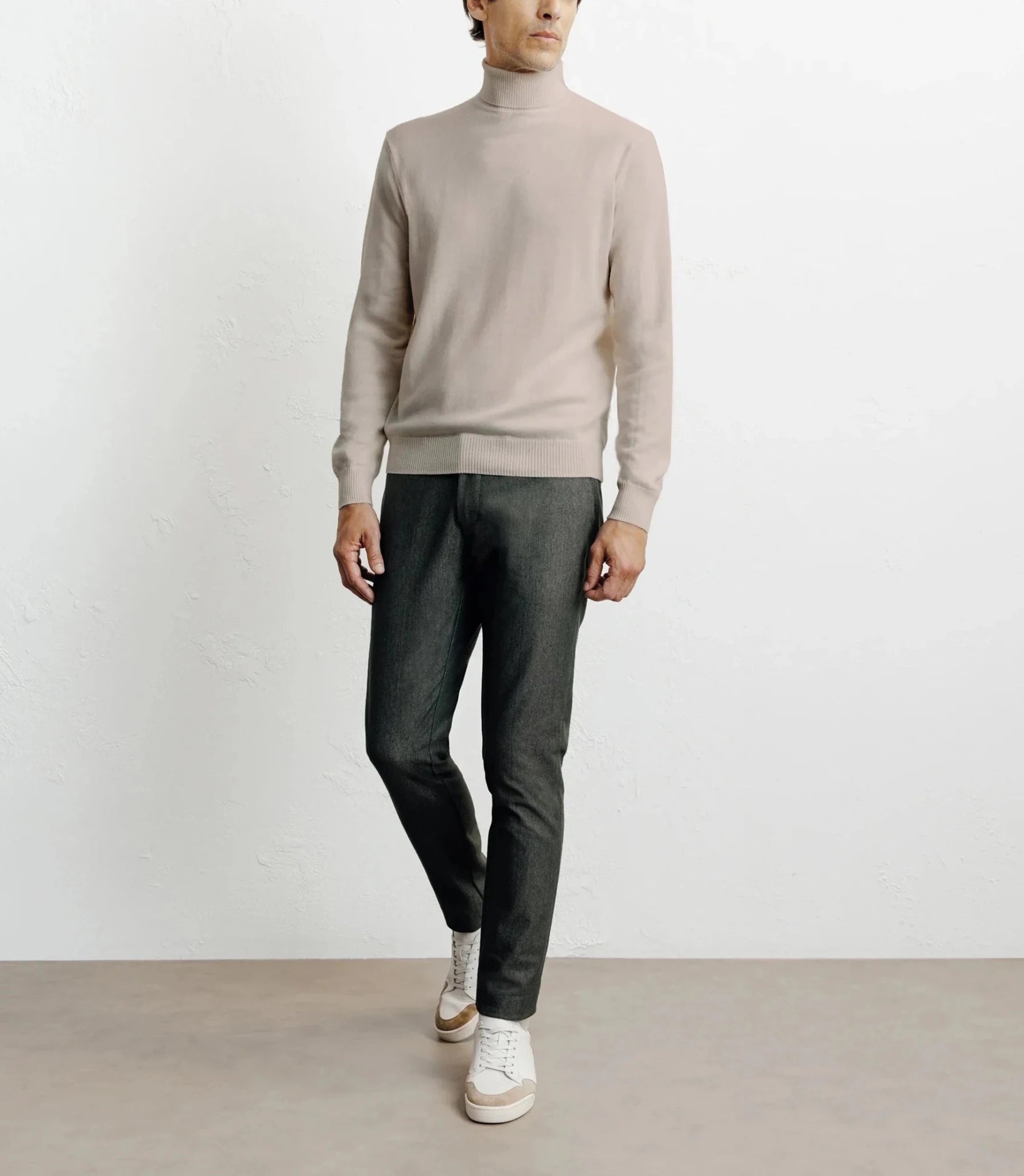 Pull col roulé en laine mérinos beige