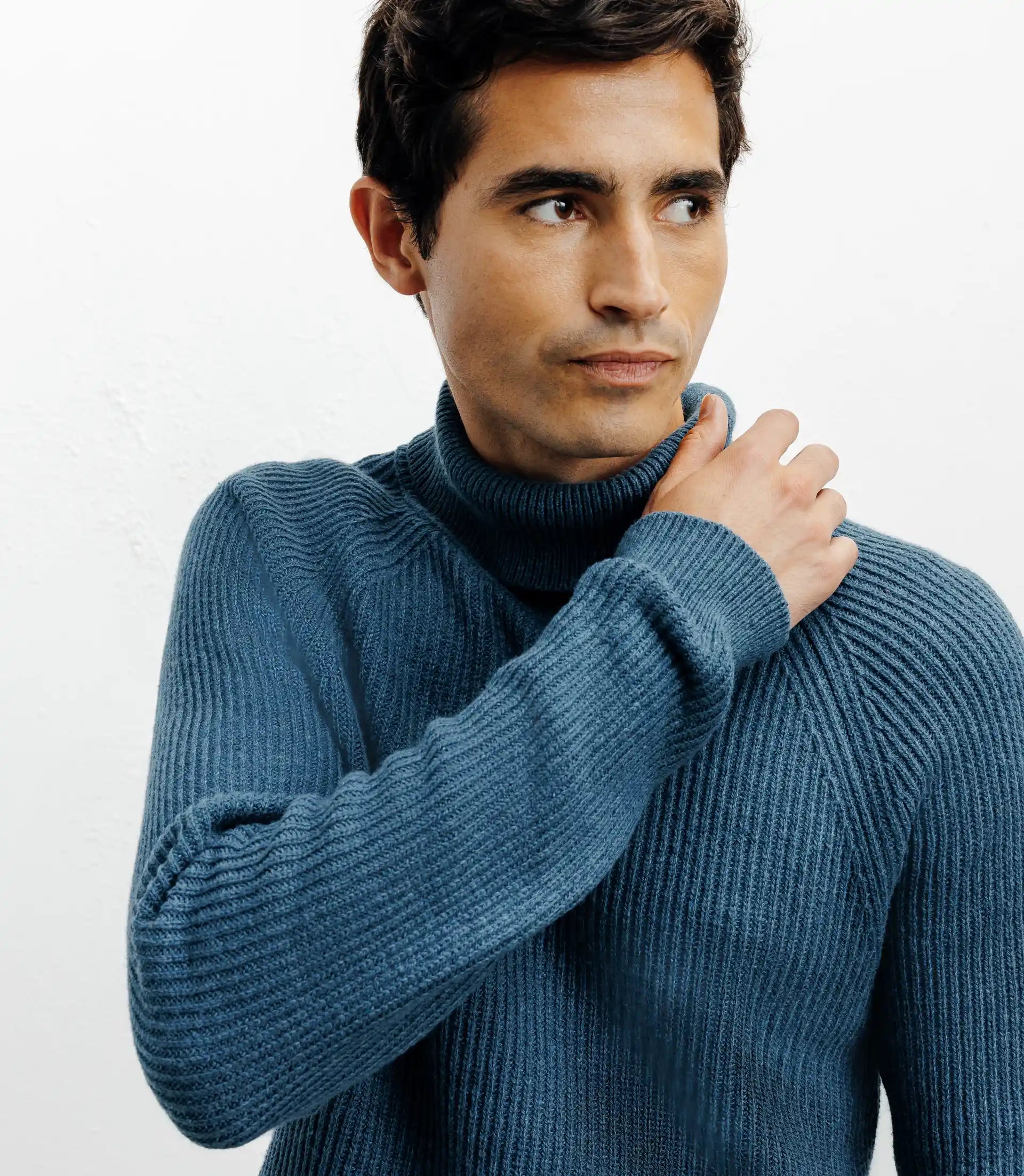 Pull col roulé uni canard - IZAC