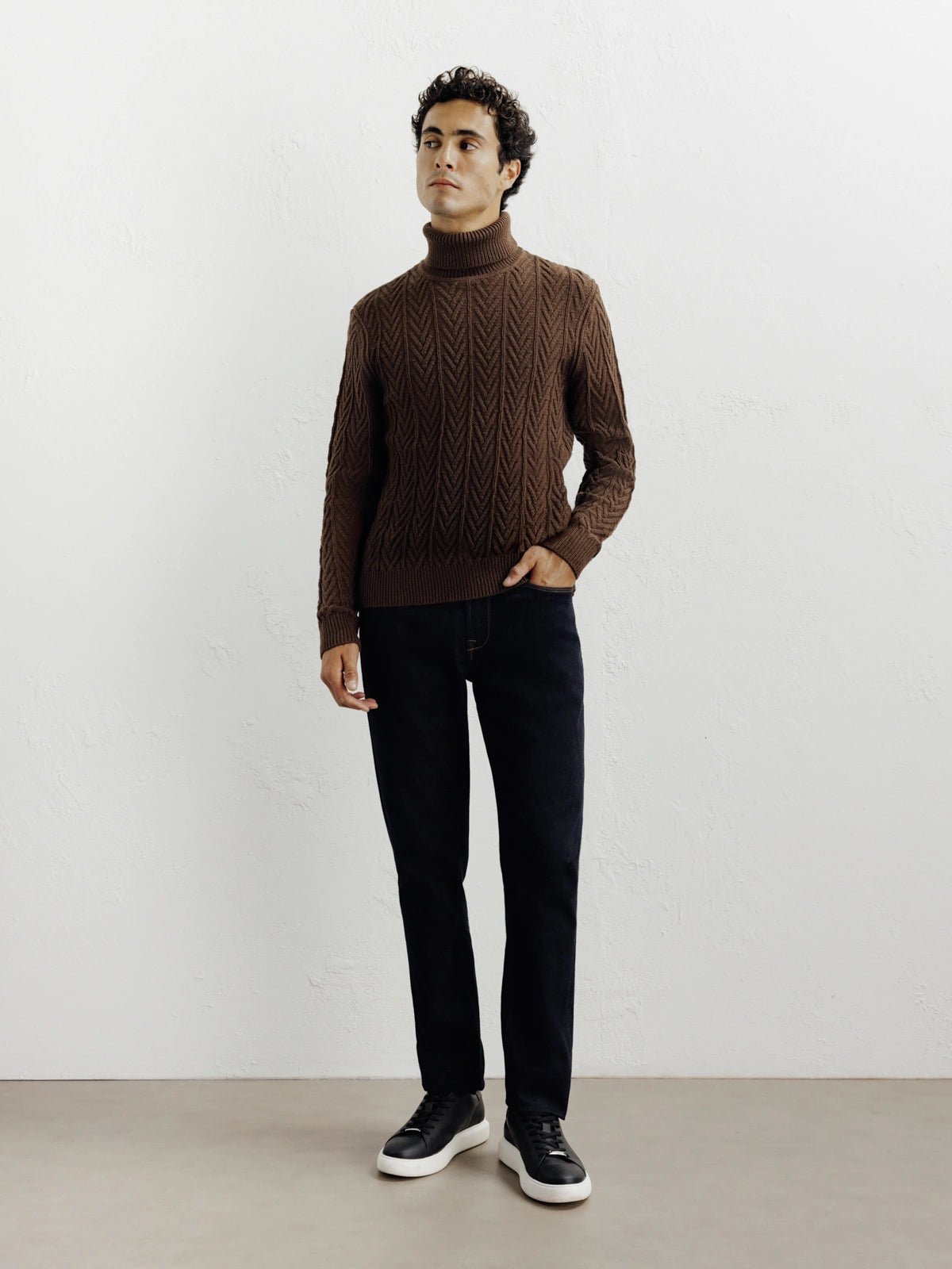 Pull col roulé torsadé chocolat - IZAC