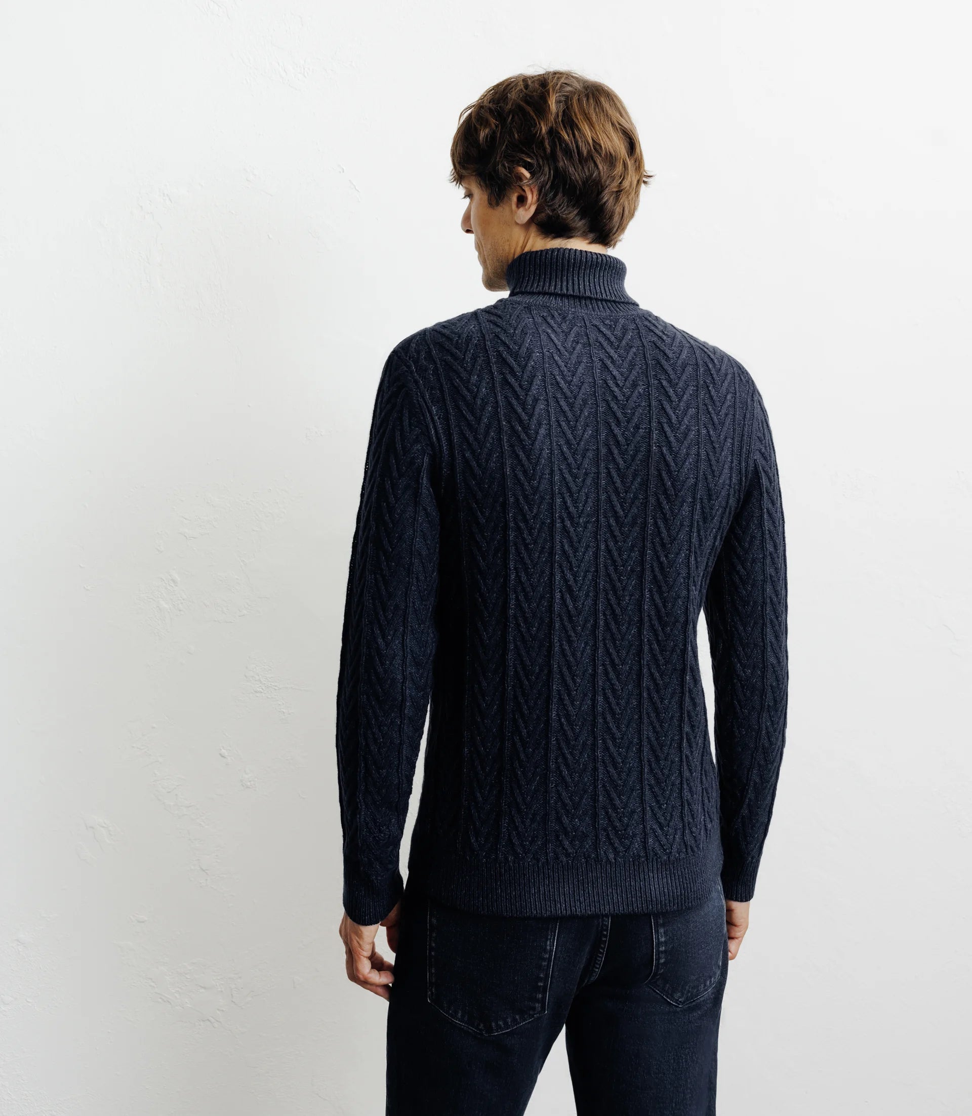 Pull col roulé torsadé marine - IZAC