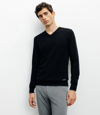 Pull col v noir - IZAC