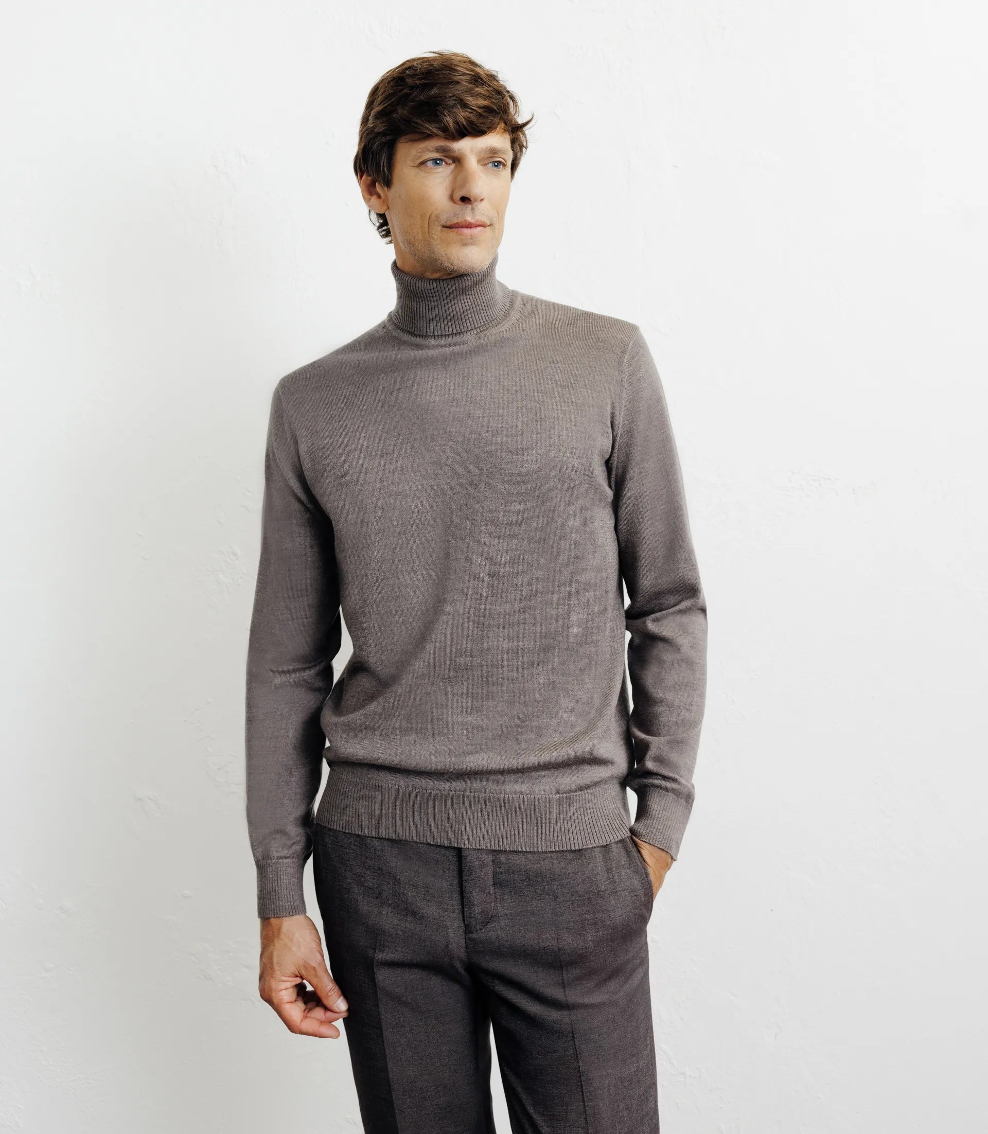 Pull col roulé châtain - IZAC