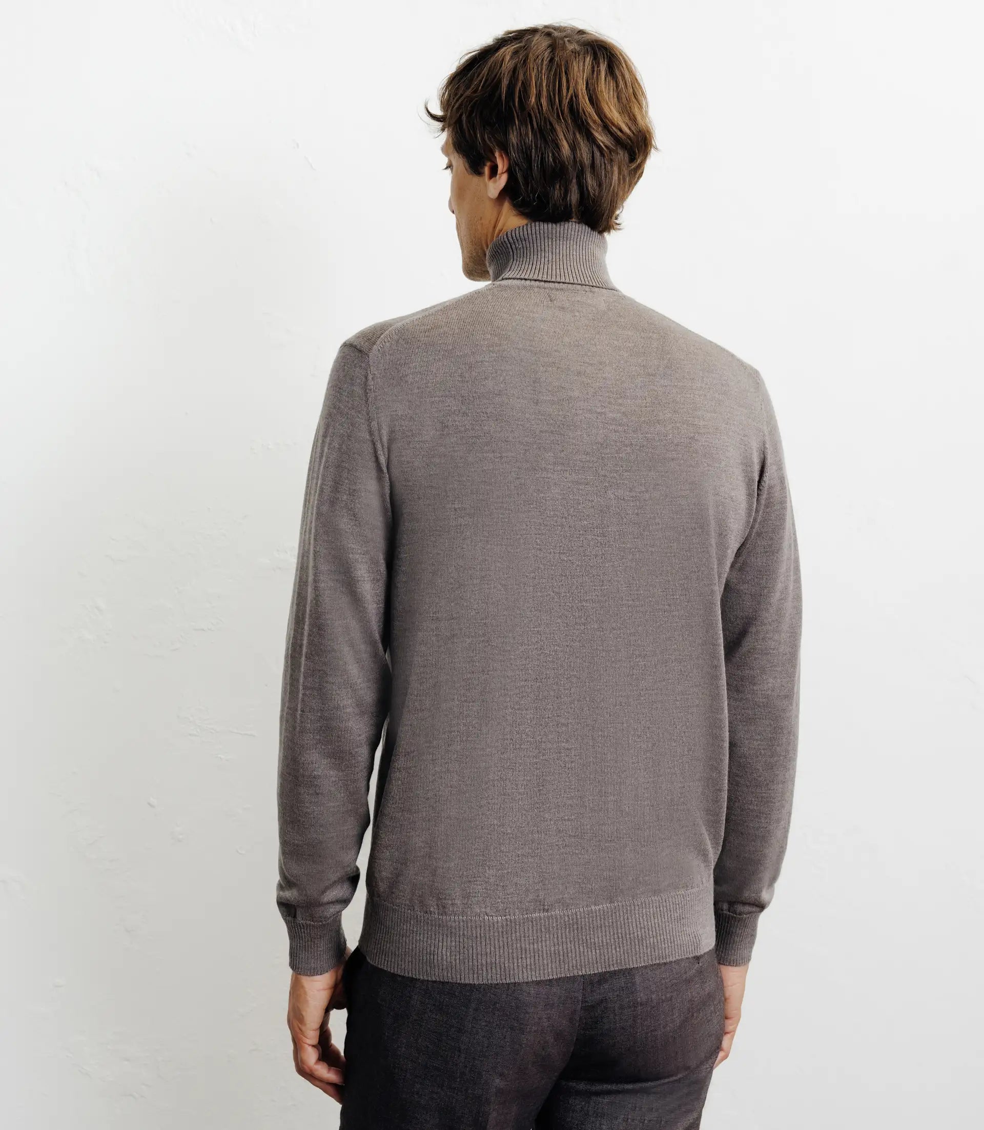 Pull col roulé châtain - IZAC