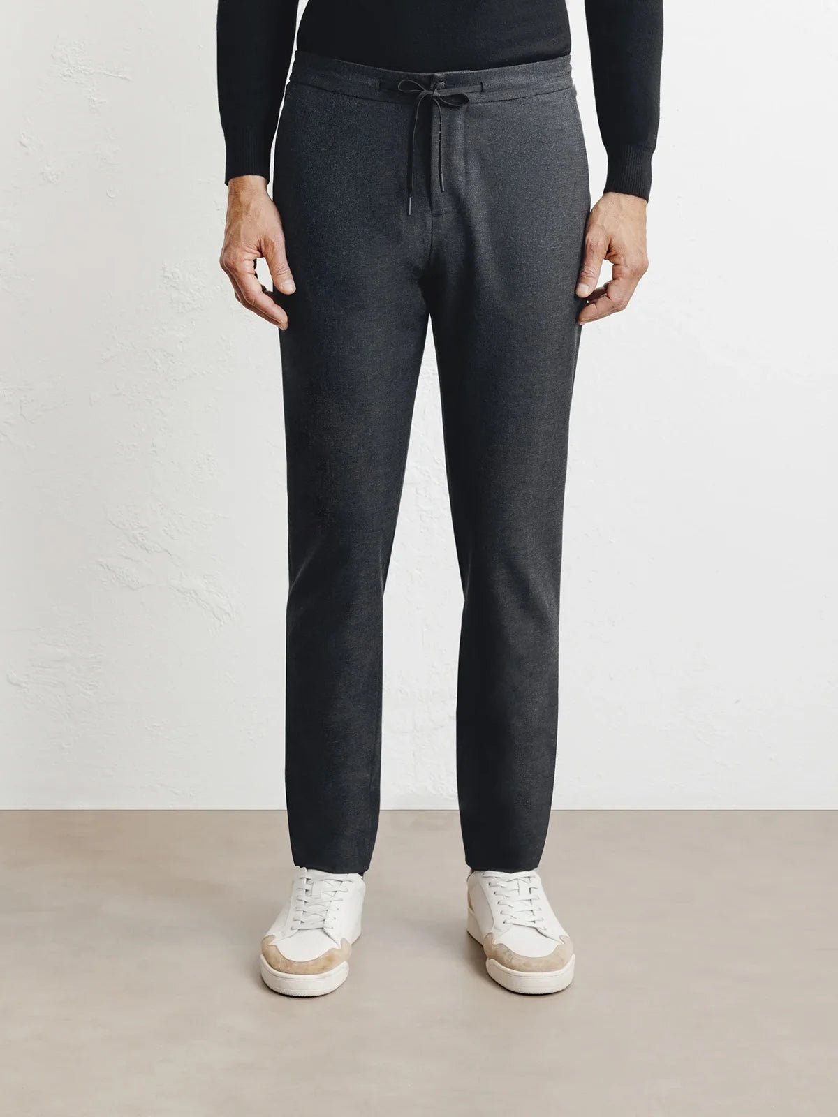 PANTALON VILLE EN MAILLE GRIS FONCÉ